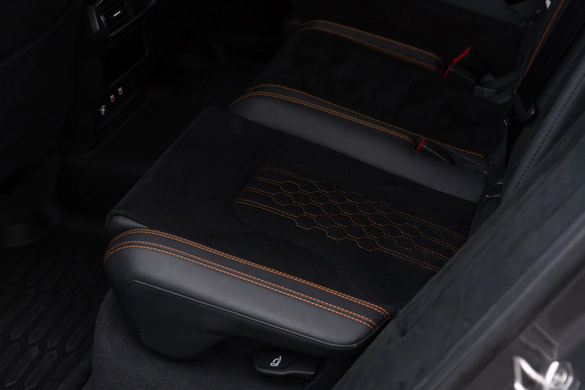 mph043_3505682707_Used_2023_Lamborghini_Urus_Performante_1764644913_b21ac383a4