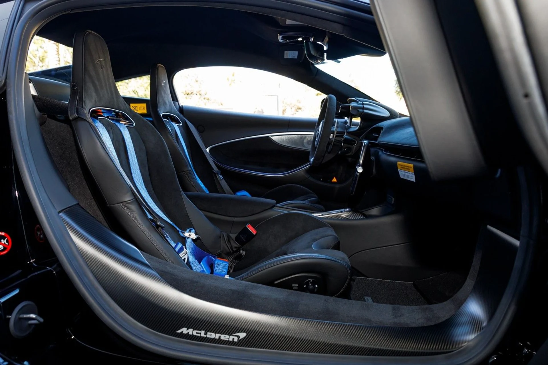 mph043_3516374340_396_p44_l_8a881586b7