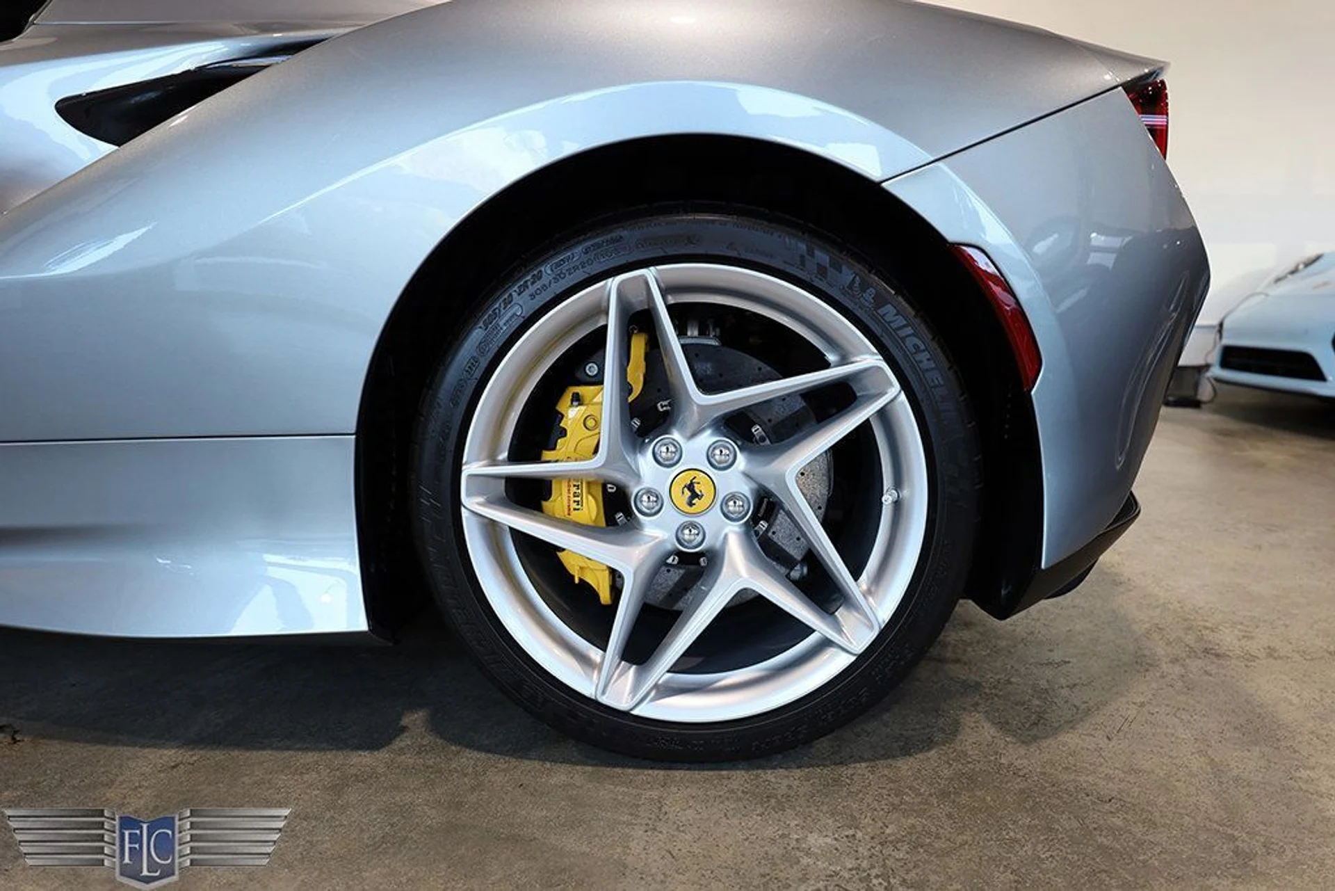 mph043_3521887756_used_2021_ferrari_f8_spider_convertible_9689_22996812_44_1024_adcdc7ff56