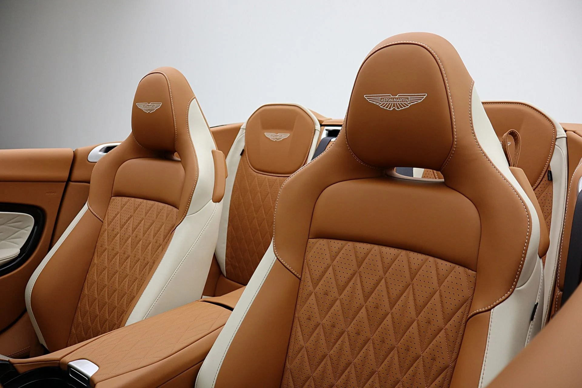 mph043_3554004576_New_2026_Aston_Martin_DB_12_Volante_d3210a0d34