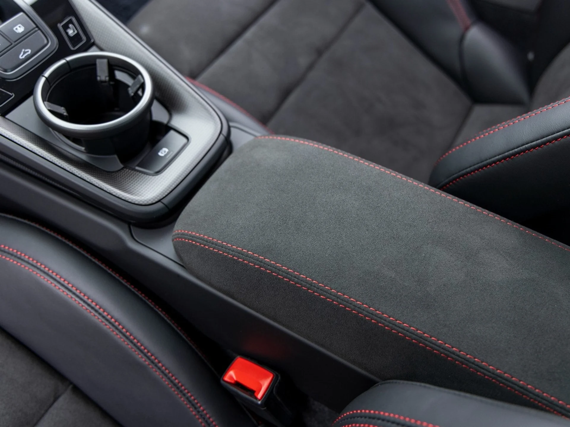 mph043_3570785221_44_6179a9bfcf