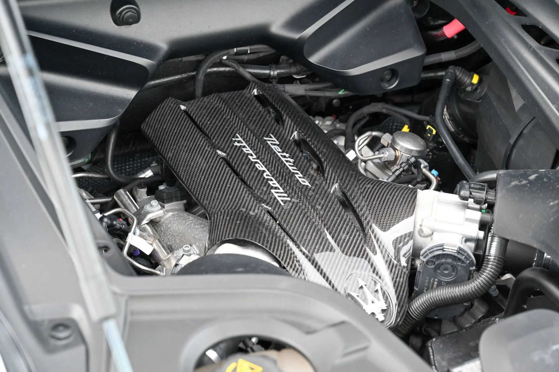 mph043_357179443_Used_2022_Maserati_MC_20_1715696666_d13a34c625