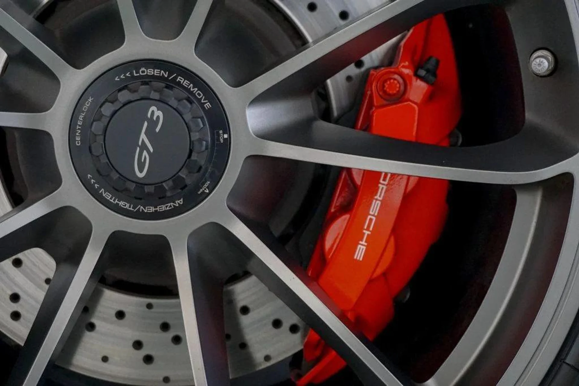 mph043_3576070918_Oc_Dywp8k0c_Vezu_I7_R4_P70_O2_KDWA_5c5d0ba393