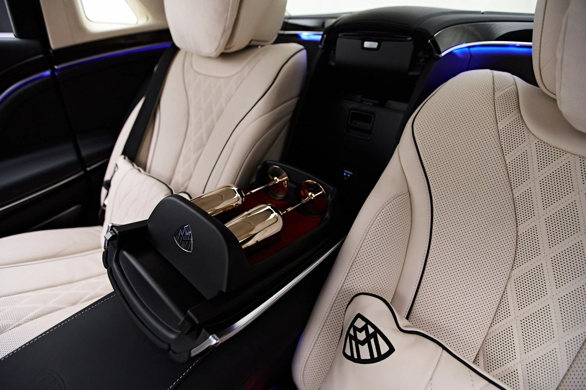 mph043_3586034952_Used_2020_Mercedes_Benz_S_Class_Maybach_S_560_1686091105_cd1c70edf1