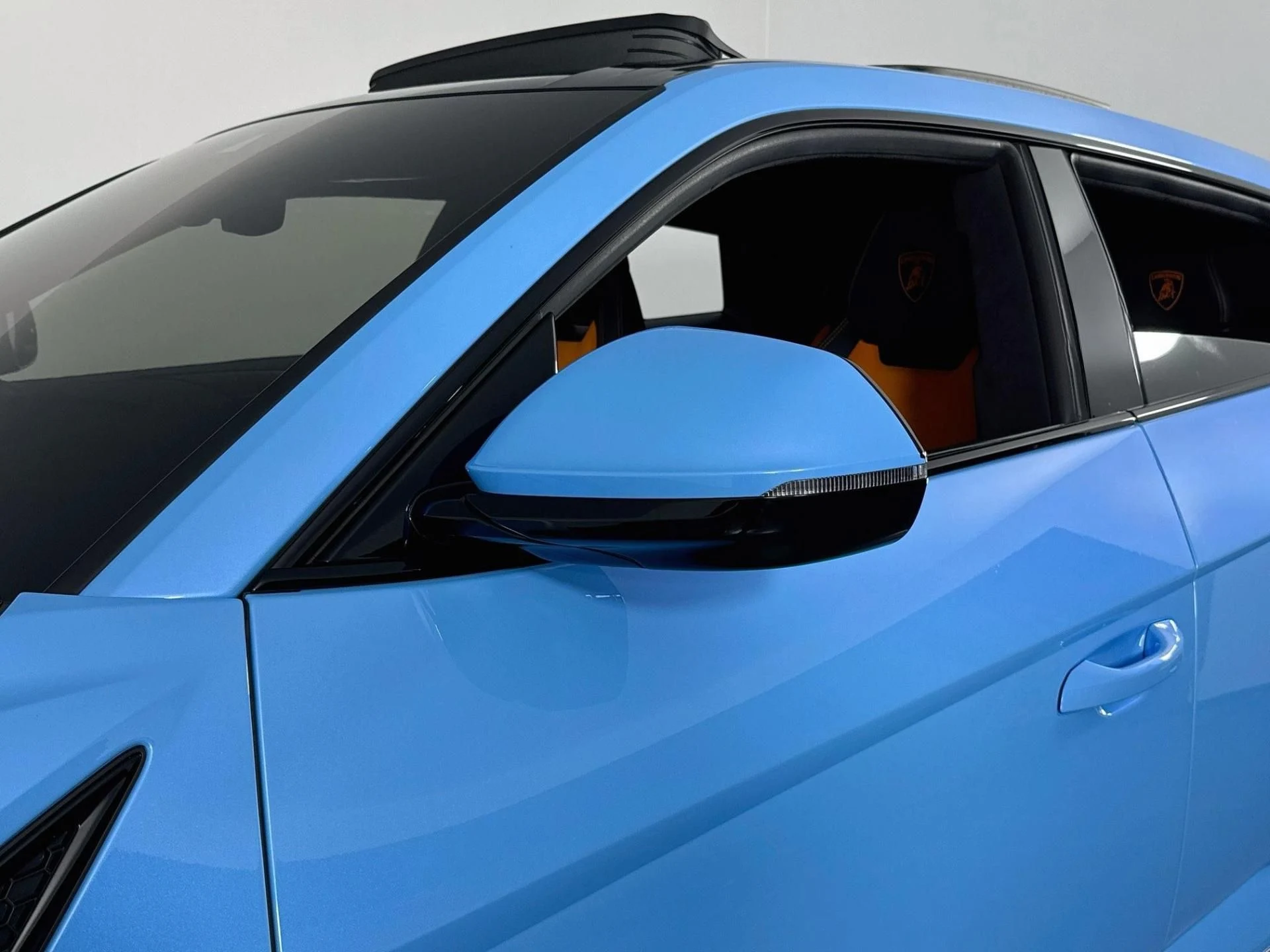 mph043_3587310810_Used_2022_Lamborghini_Urus_1786397309_78736652e3