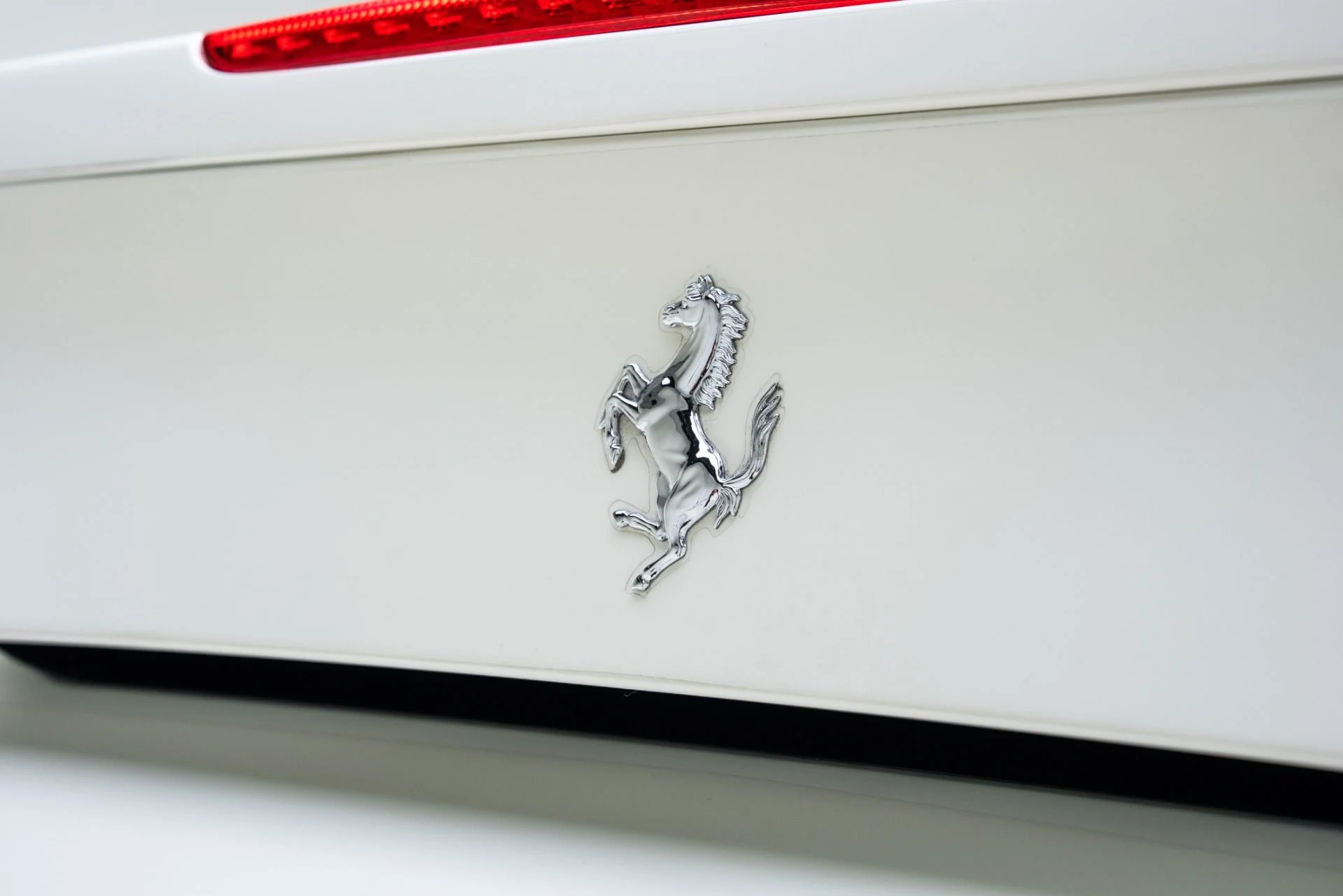 mph043_3598228577_Used_2018_Ferrari_488_Spider_1774383951_b0e7286525