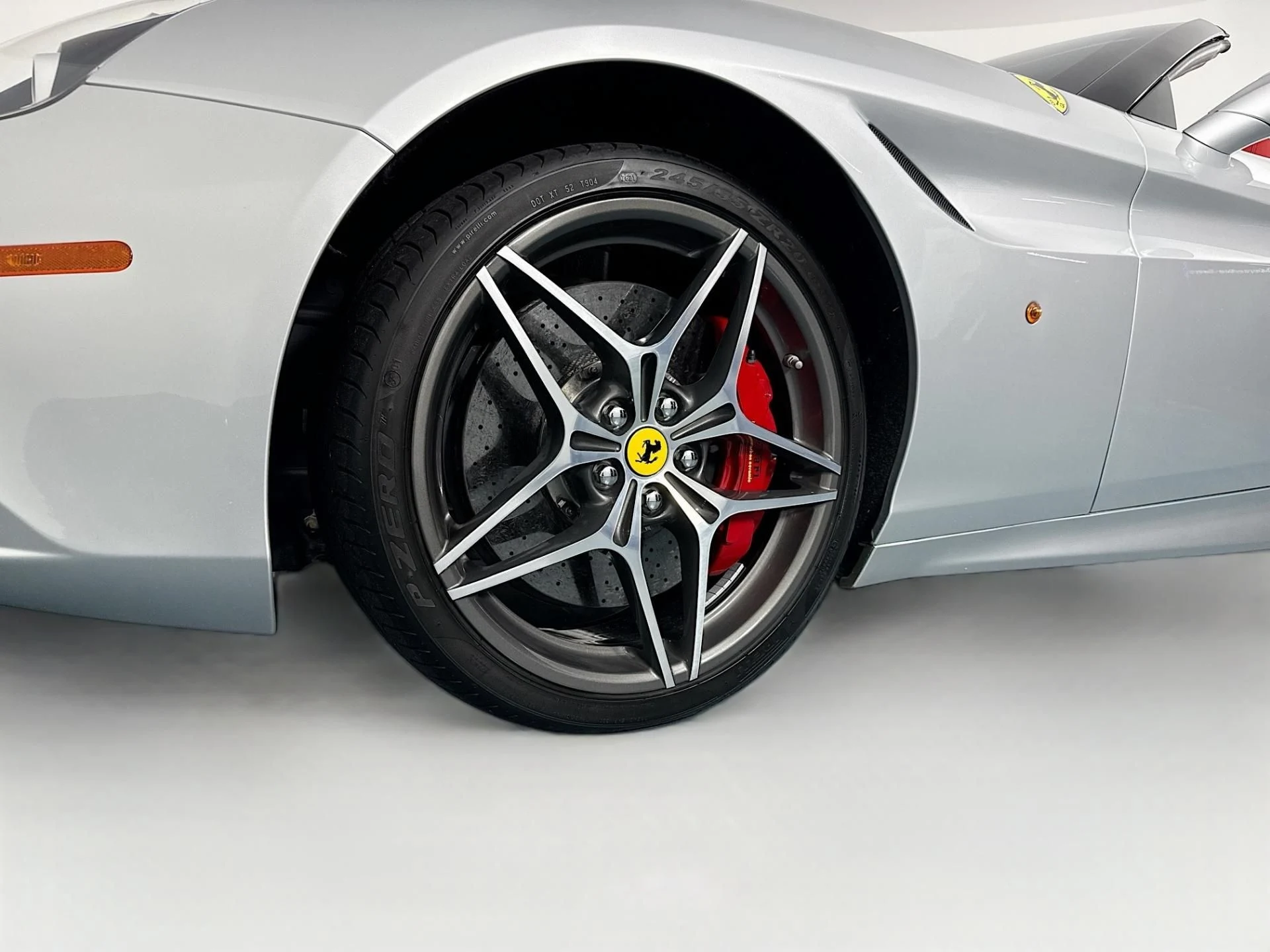 mph043_3599241470_Used_2015_Ferrari_California_T_1782334357_90f8ba3346