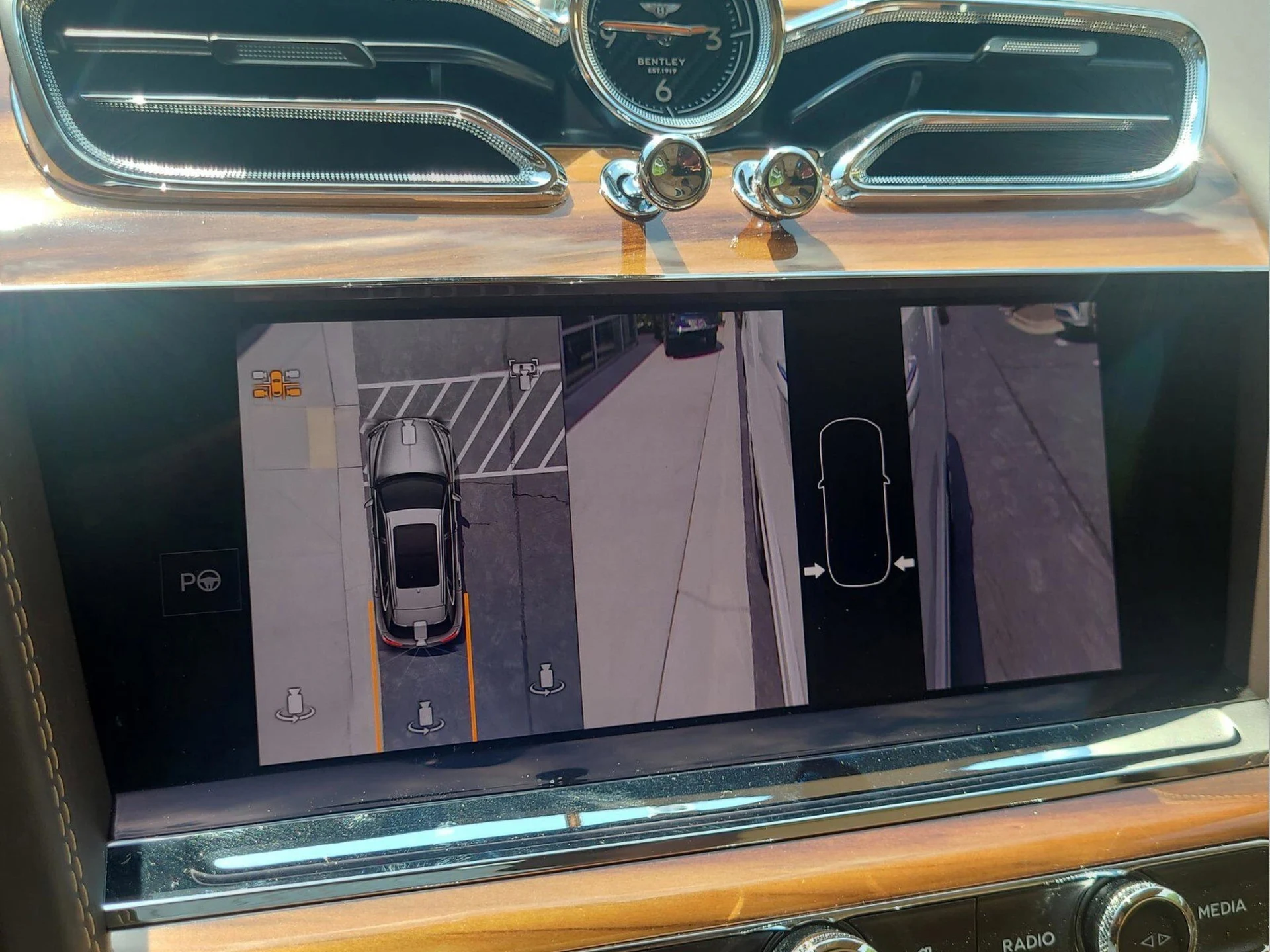 mph043_3637629380_e01aa52c40361c845919de3a4c9be2c4x_9b9dae3aea