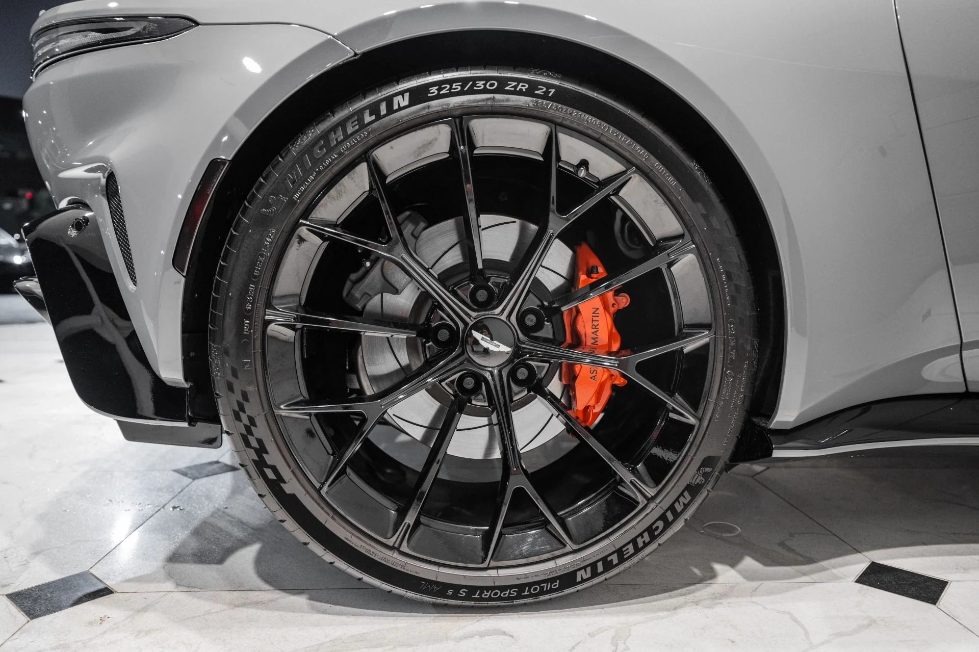 mph043_3639196566_Used_2026_Aston_Martin_Vantage_S_1778492725_6c08d08742
