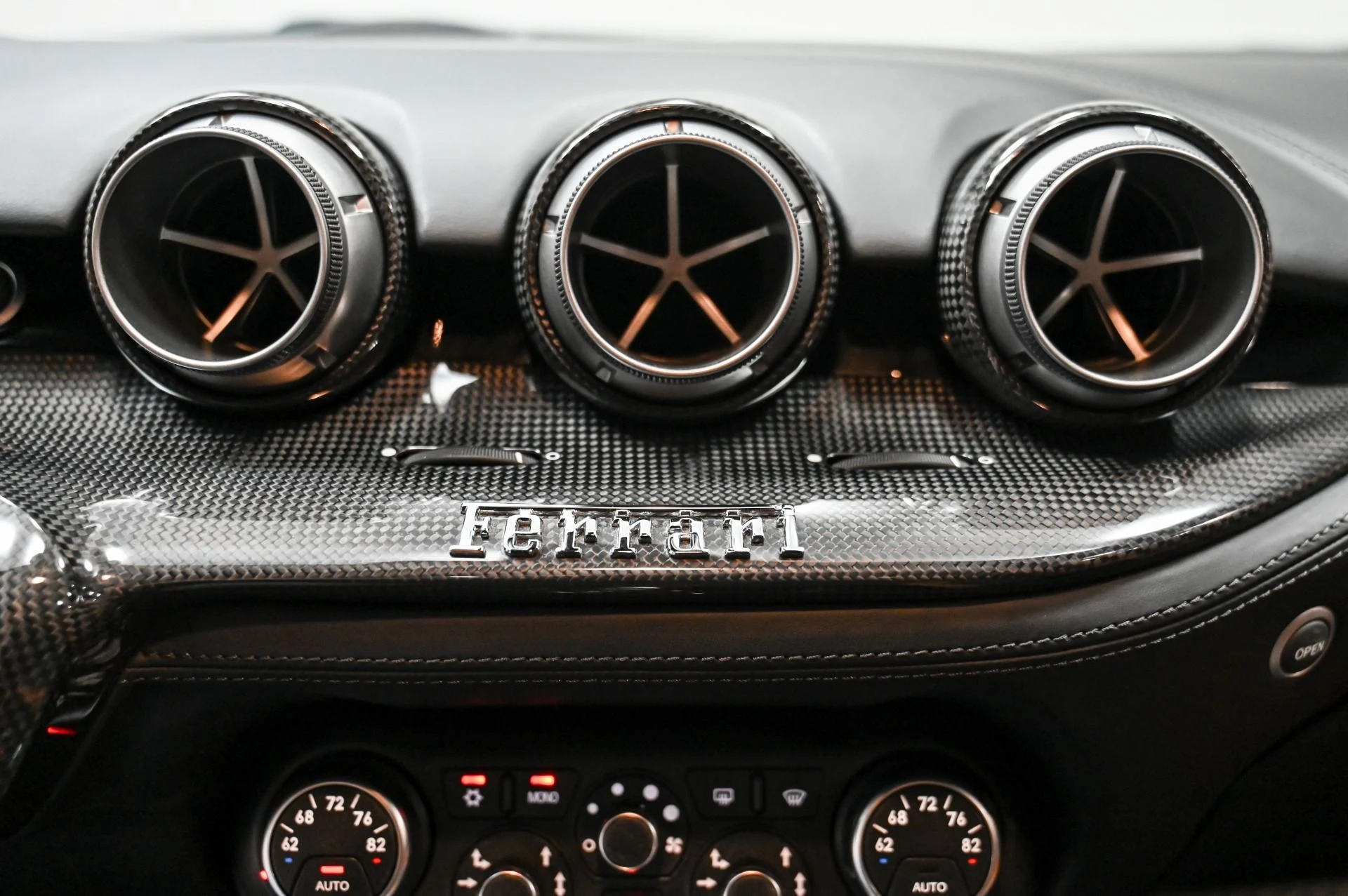 mph043_3645820951_Used_2015_Ferrari_F12_Berlinetta_1770858306_a0d9611ecf