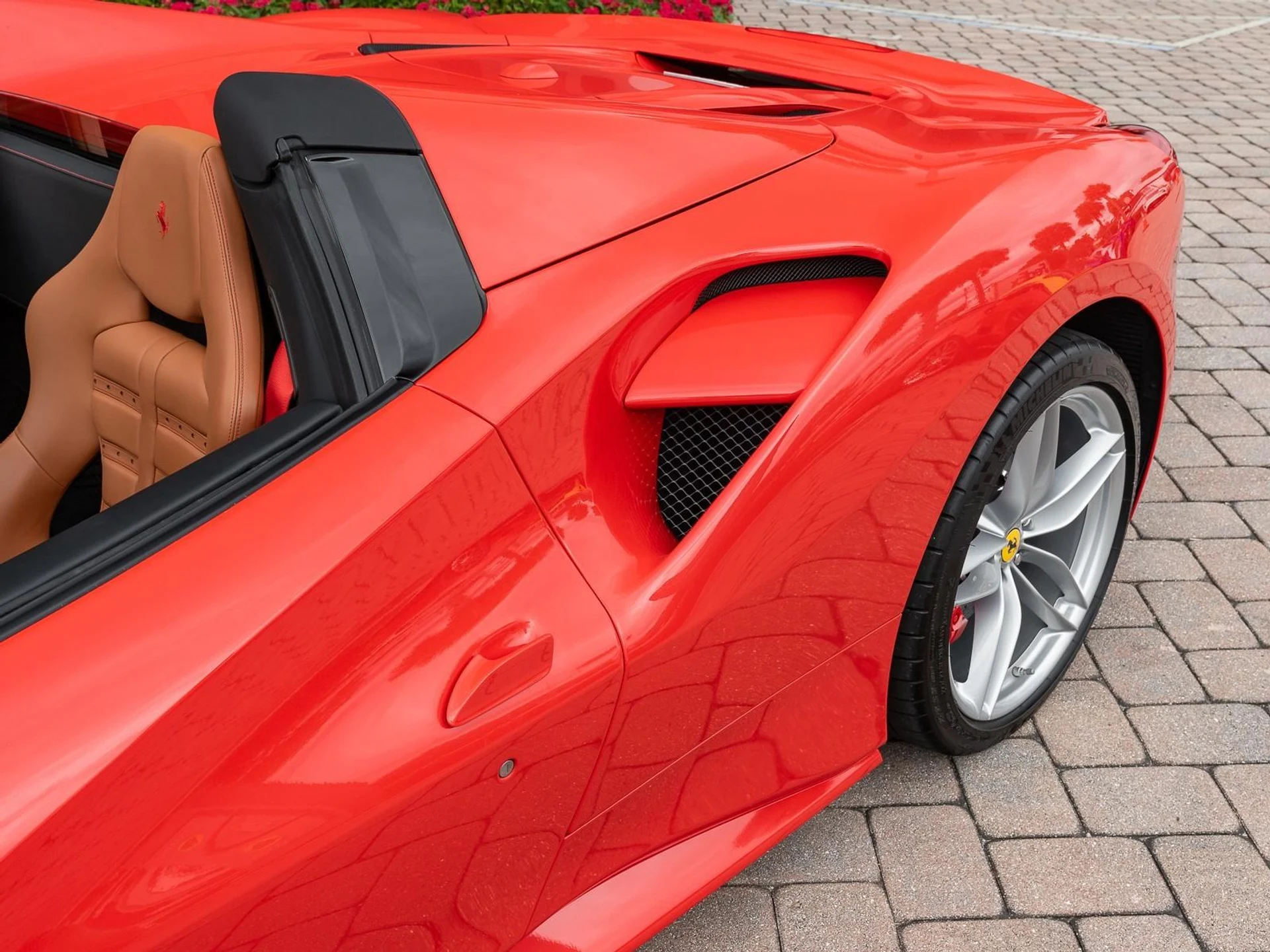 mph043_3650023291_Used_2019_Ferrari_488_Spider_1764709592_af5165b23e