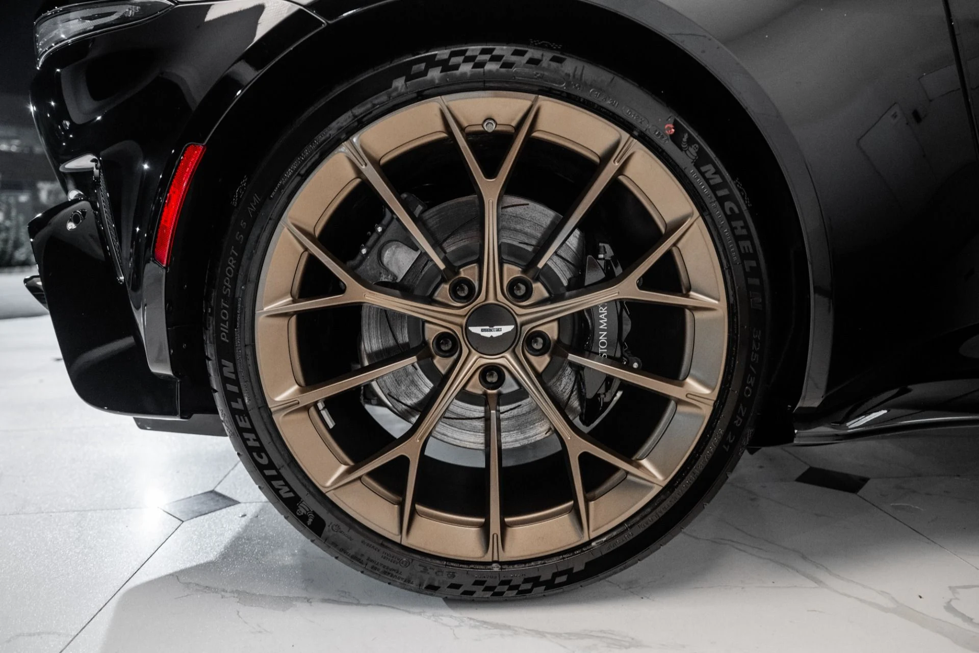 mph043_3664749493_New_2026_ASTON_MARTIN_VANTAGE_1759283395_9c3e6a7665