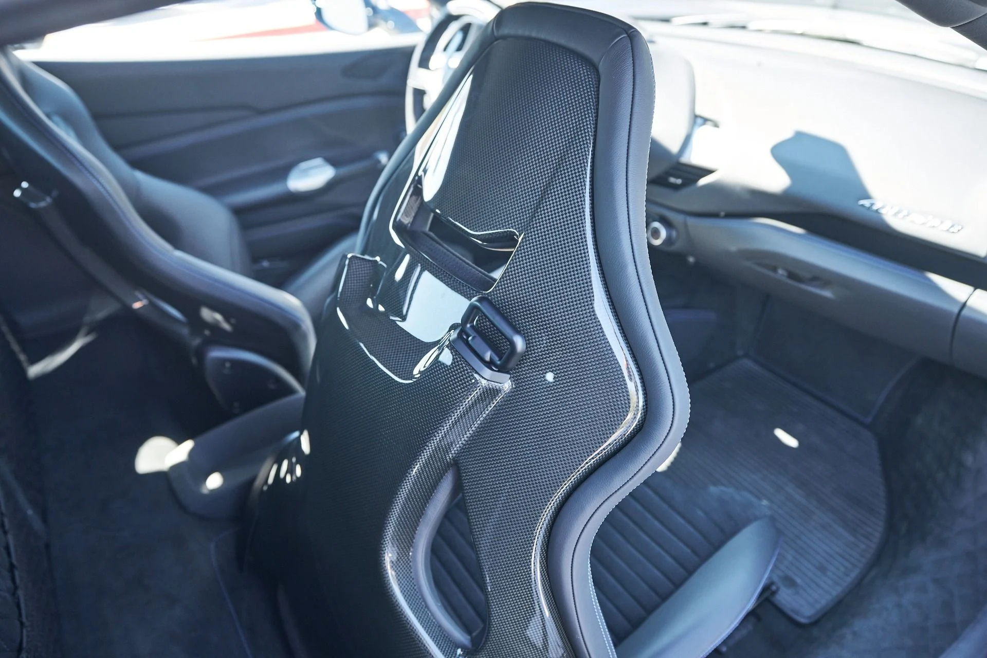 mph043_3699736103_Used_2018_Ferrari_488_GTB_Base_1759871581_0dc90a80be
