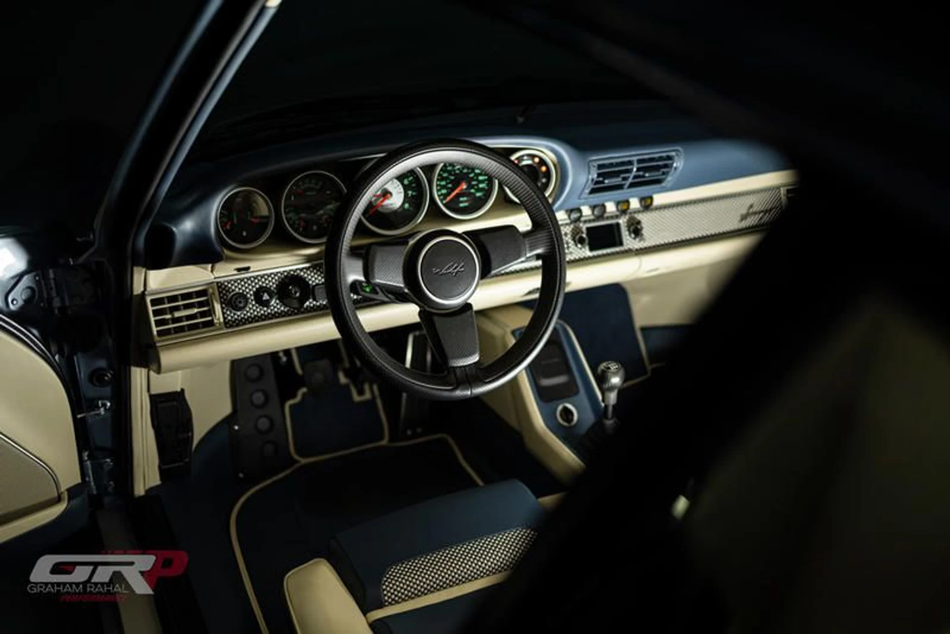 mph043_3699844412_F06_A4_D09_0_D98_42_EA_89_FE_E3_D6133_DCC_8_C_6efac7599d