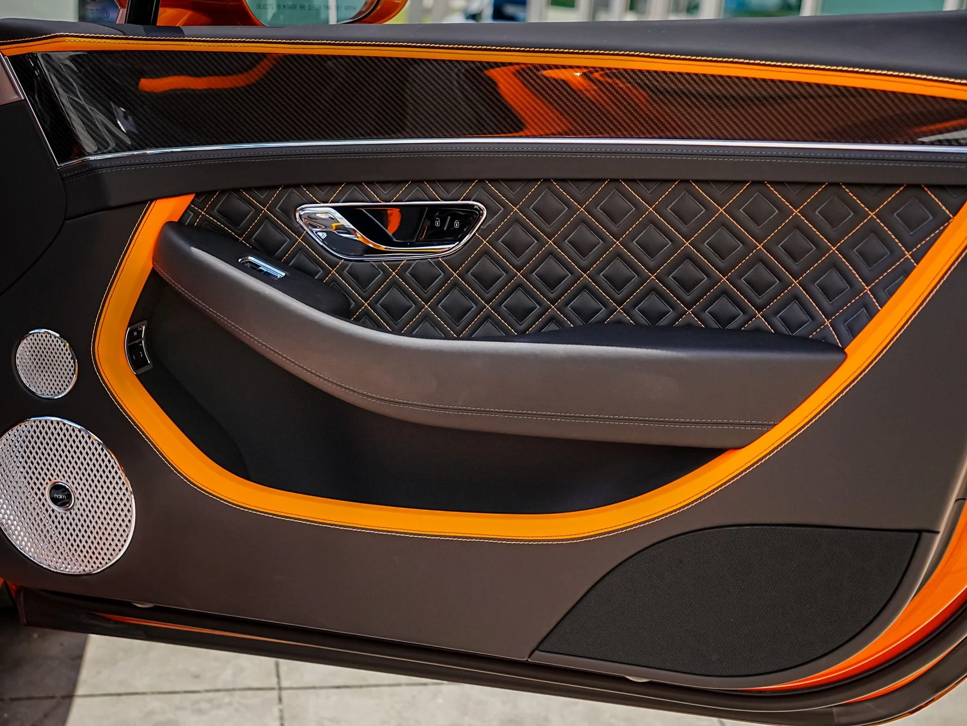 mph043_3771747971_Hi_Tech_Luxury_Imports_LLC_SCBDT_4_ZG_2_PC_008421_image_43_edfc769519