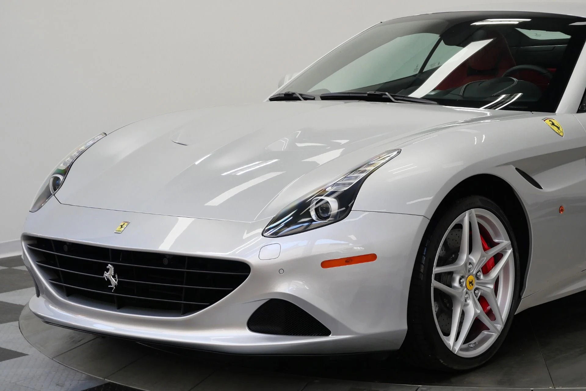 mph043_3777388233_Used_2017_Ferrari_California_T_Extremely_Low_Miles_Ventilated_Seats_Beautiful_1776794649_ee645b2d2c