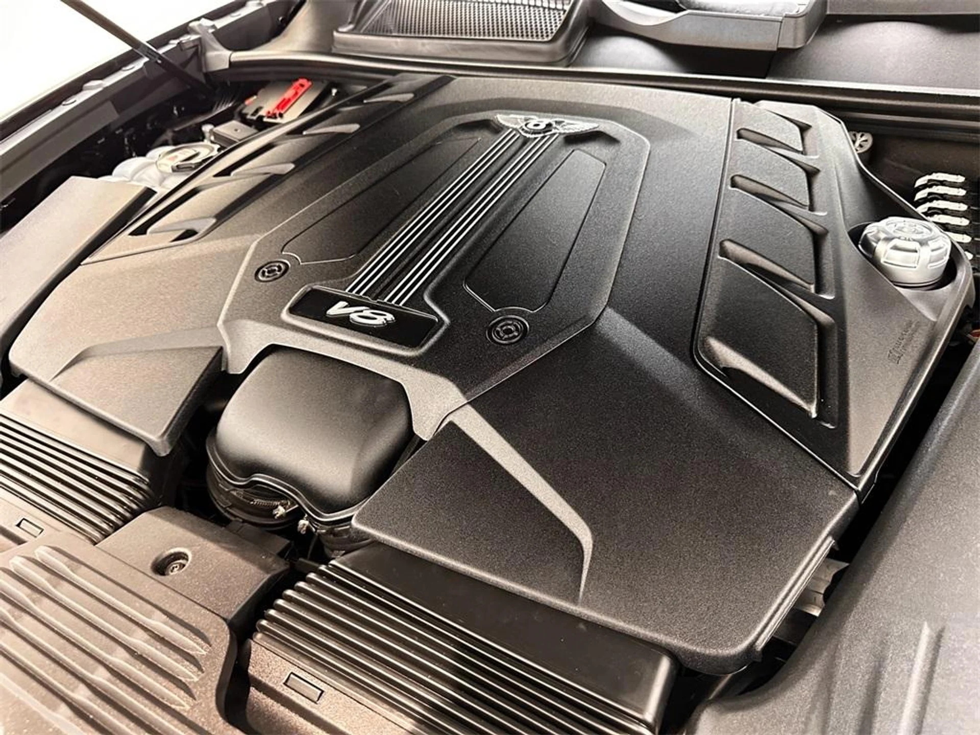 mph043_378176903_Used_2021_Bentley_Bentayga_V8_1715724621_e22edb0e54