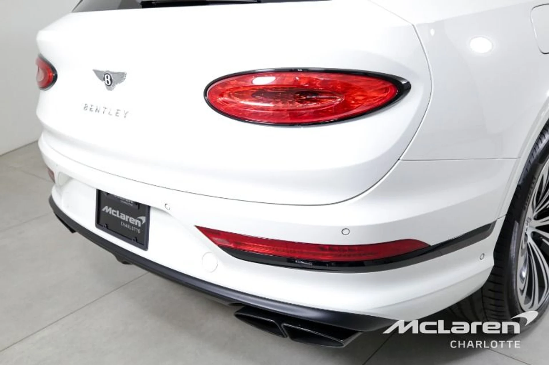 mph043_3797045386_Used_2023_Bentley_Bentayga_EWB_Azure_V8_e6e262f7f7