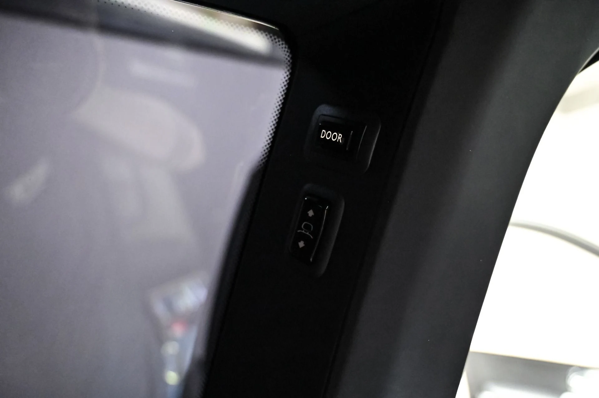 mph043_3820943342_Used_2019_Rolls_Royce_Cullinan_1761408905_a6b2d3612f