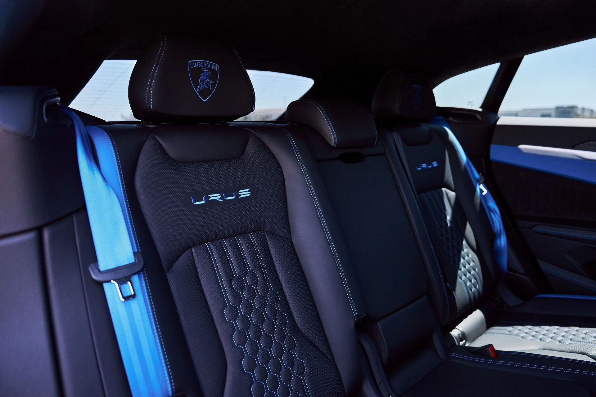 mph043_3821519337_Used_2024_Lamborghini_Urus_S_1775866757_f0afca42a8