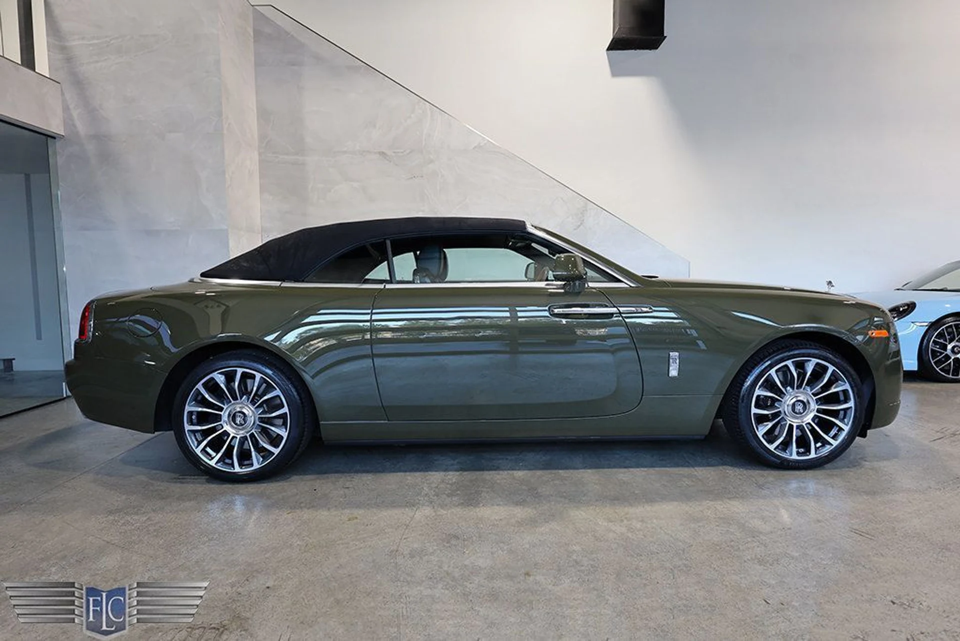 mph043_3833266742_used_2021_rolls_royce_dawn_convertible_9689_23009297_44_1024_a0ff806f37