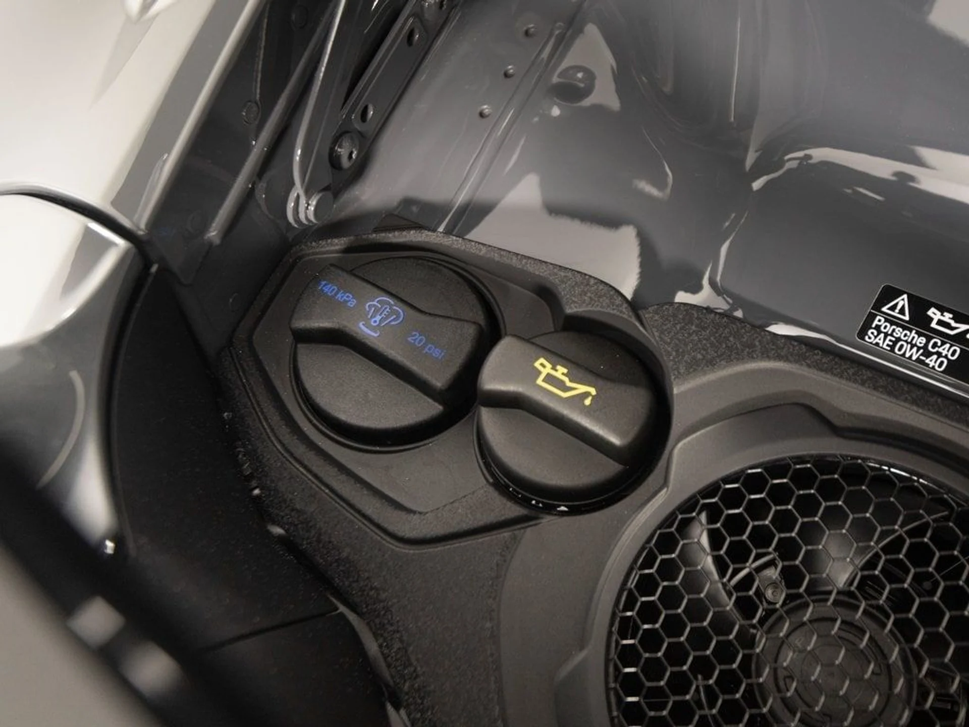 mph043_384010807_122ea69106f0479a30cf3172f274b304x_f83a4a8e75