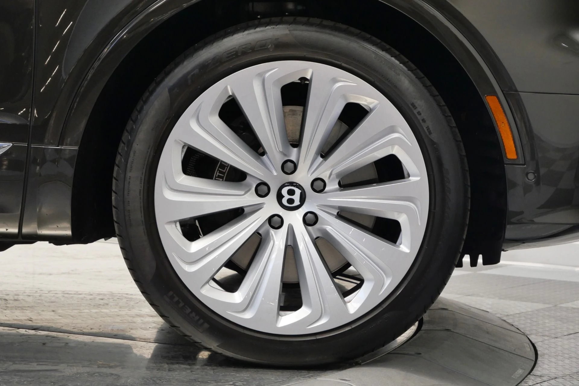 mph043_3848109169_Used_2021_Bentley_Bentayga_Hybrid_Mulliner_Driving_Specification_Four_Seat_Comfort_Specification_1767026081_0f1081e970