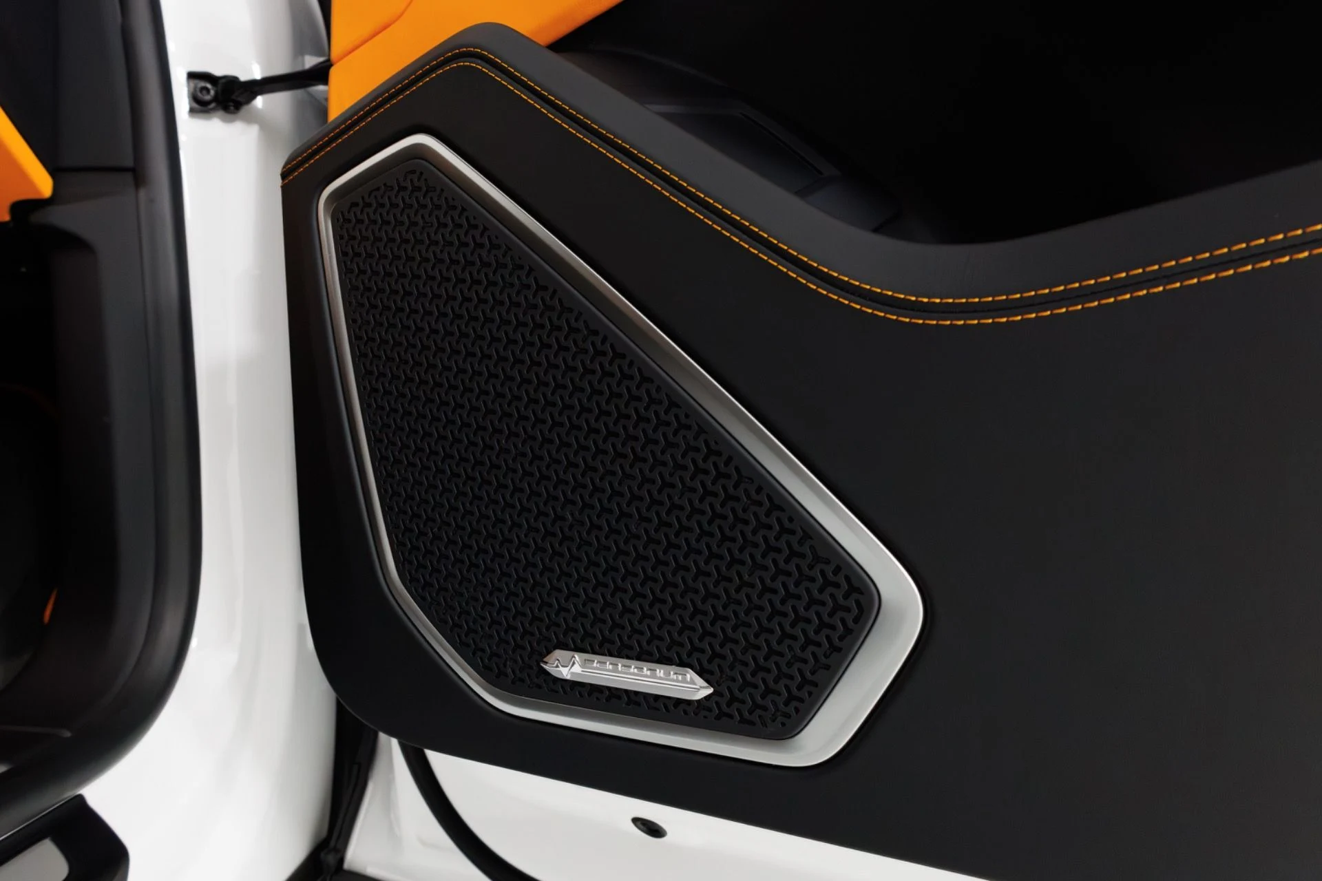 mph043_3850922078_Used_2024_Lamborghini_Urus_S_1775674860_d444300dbf