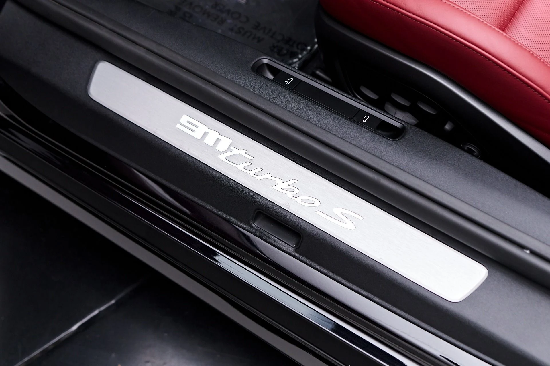 mph043_3871577201_Used_2024_Porsche_911_Turbo_S_1758674584_2f069ffb52