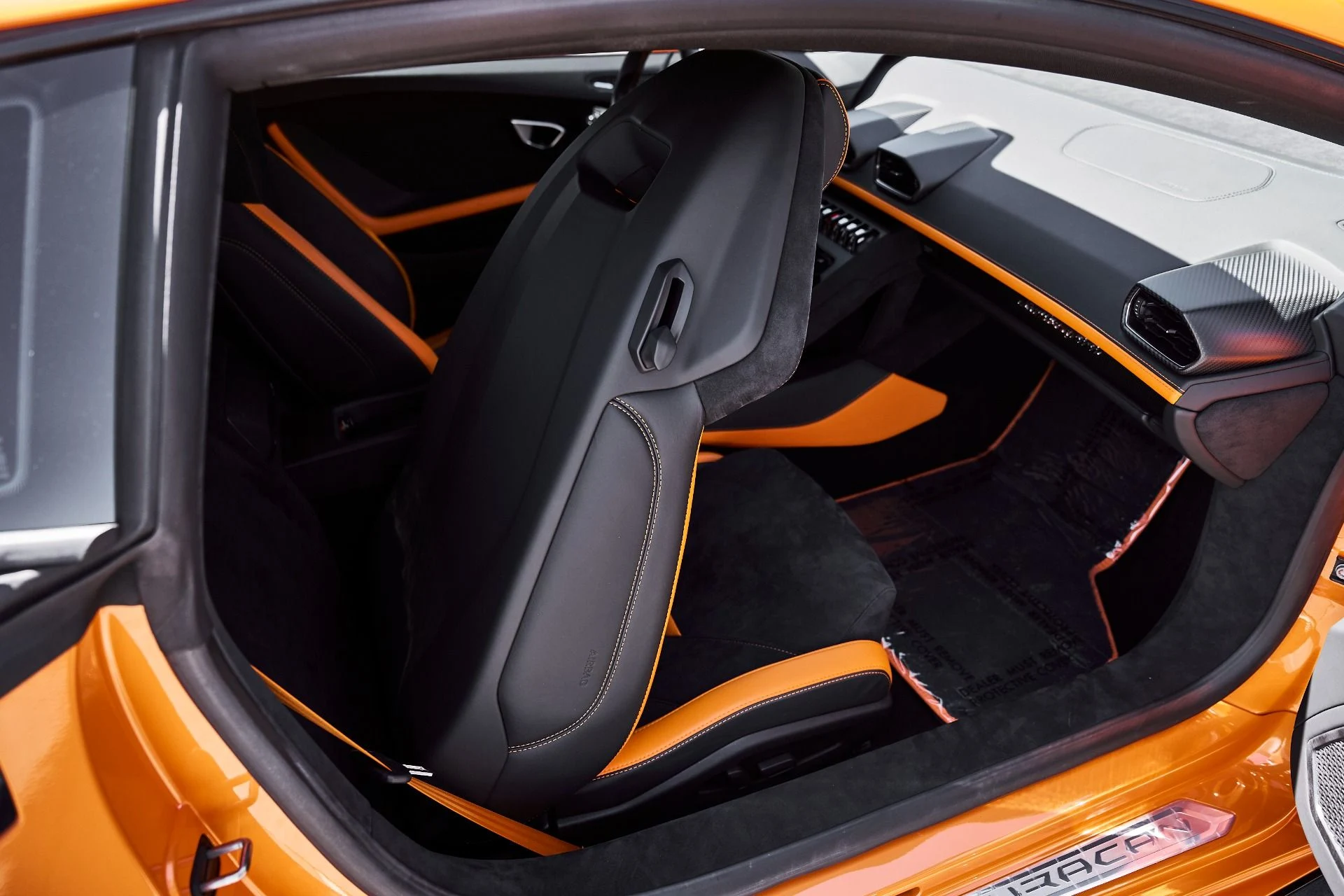 mph043_3914978838_Used_2023_Lamborghini_Huracan_Tecnica_Base_1777011673_08b4987a8a