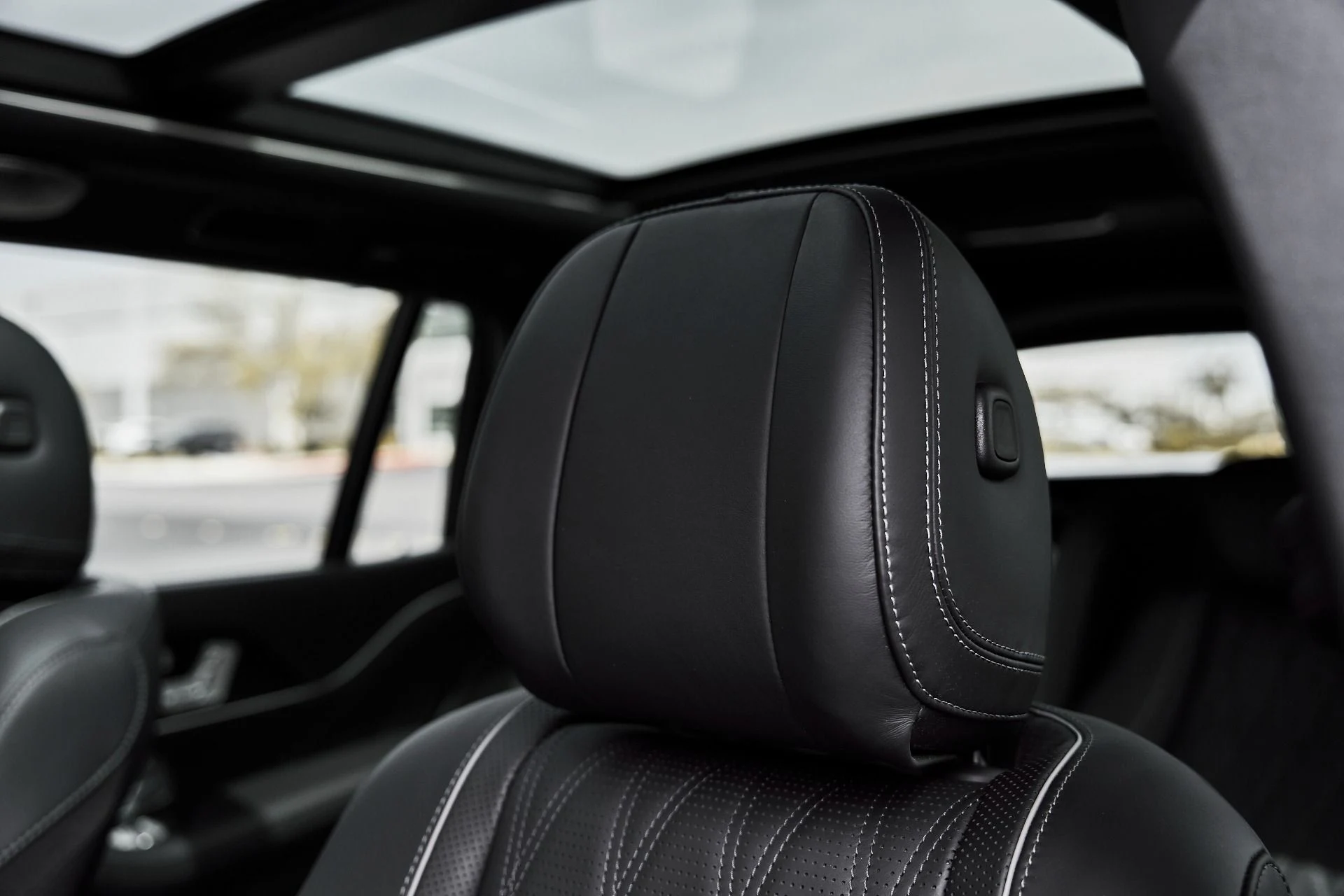 mph043_3916774694_Used_2024_Mercedes_Benz_GLS_Maybach_GLS_600_1776550619_332ee2307d