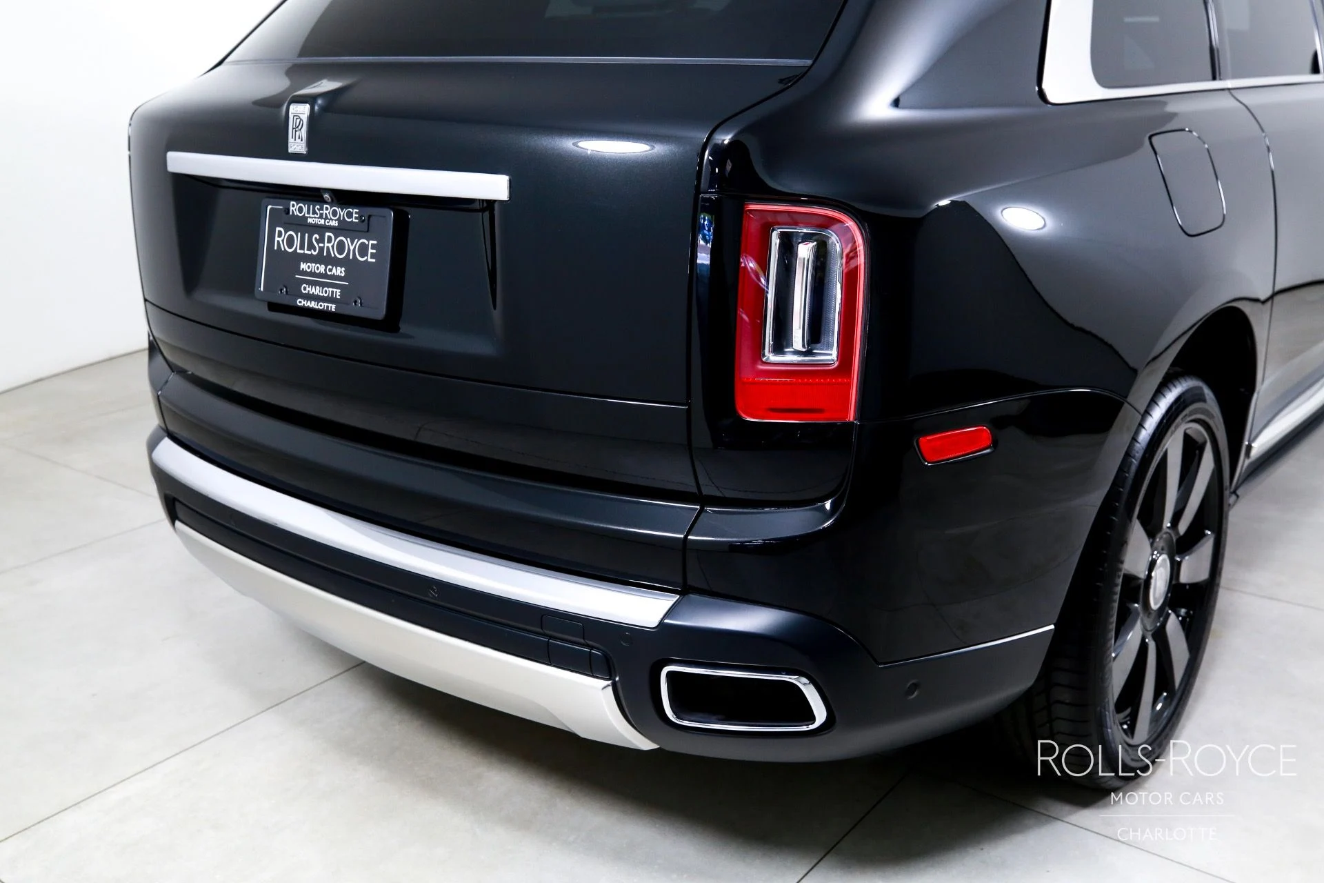 mph043_3916926184_Used_2019_Rolls_Royce_Cullinan_1754411738_627e7b972d