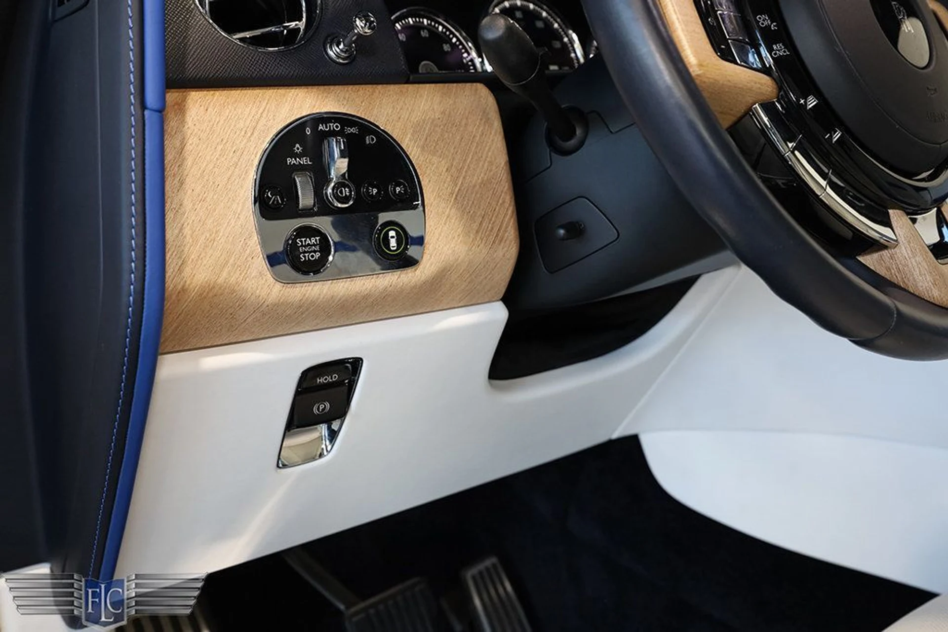 mph043_3925314943_used_2021_rolls_royce_cullinan_sportutility_9689_22989825_44_1024_d54b34d7a7