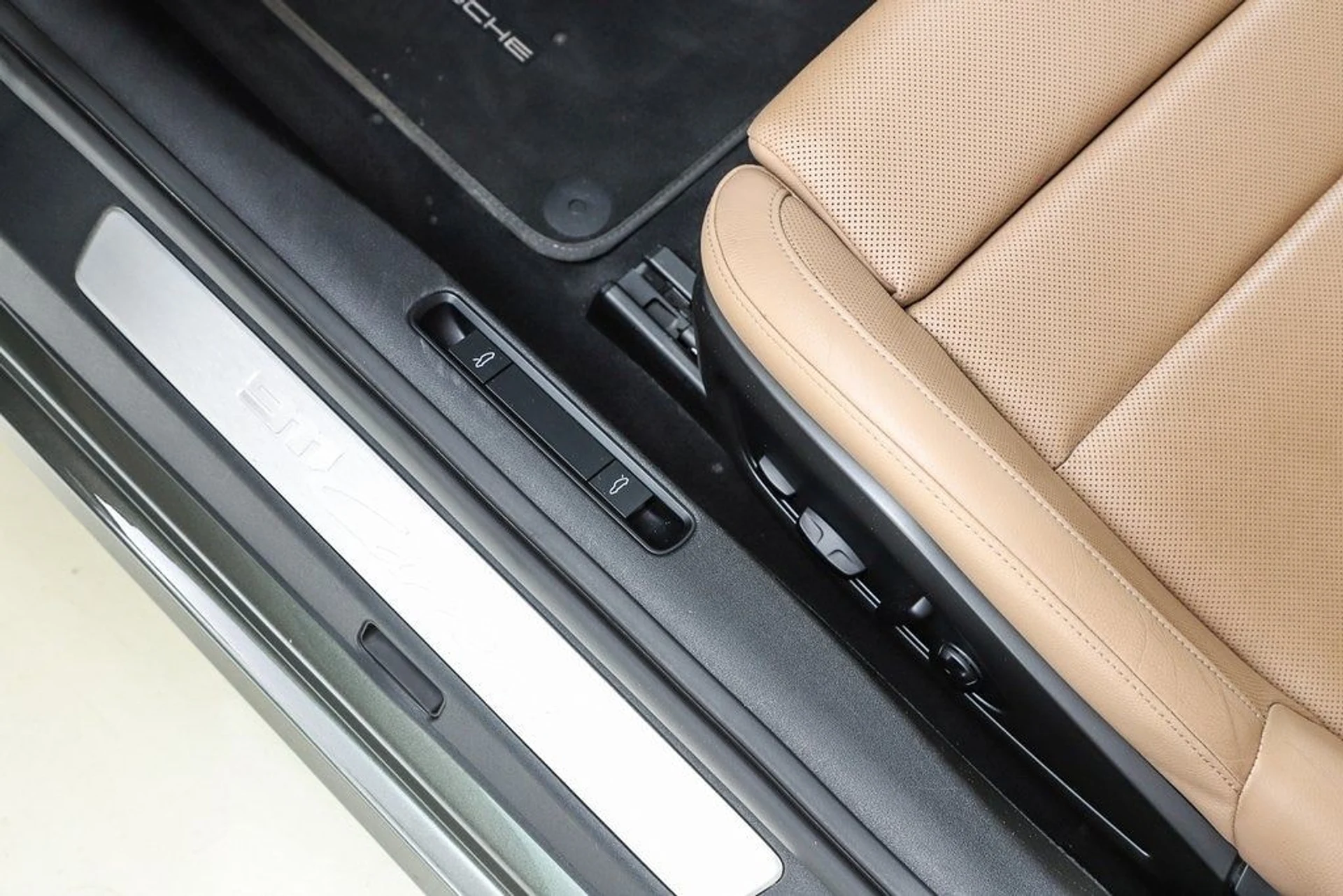 mph043_3929130377_69b23815790c941f9f427de95d38d446x_689fd219ea