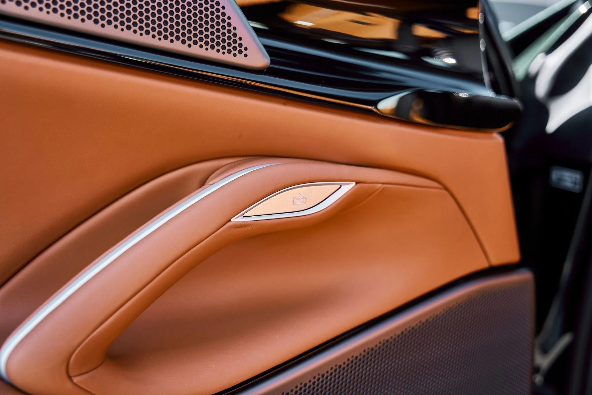 mph043_3950835866_Used_2026_Ferrari_Purosangue_1771462138_b58eb80f10