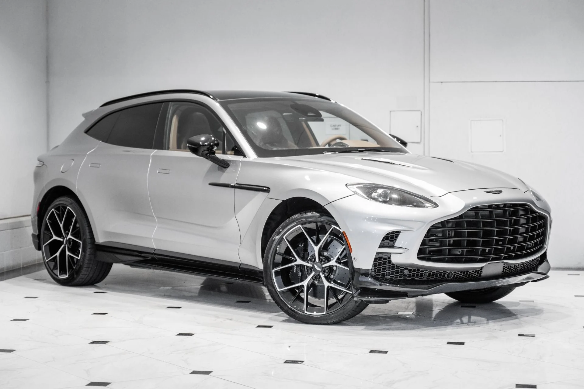 mph043_3958889990_New_2026_Aston_Martin_DBX_707_1786372165_dccc522732