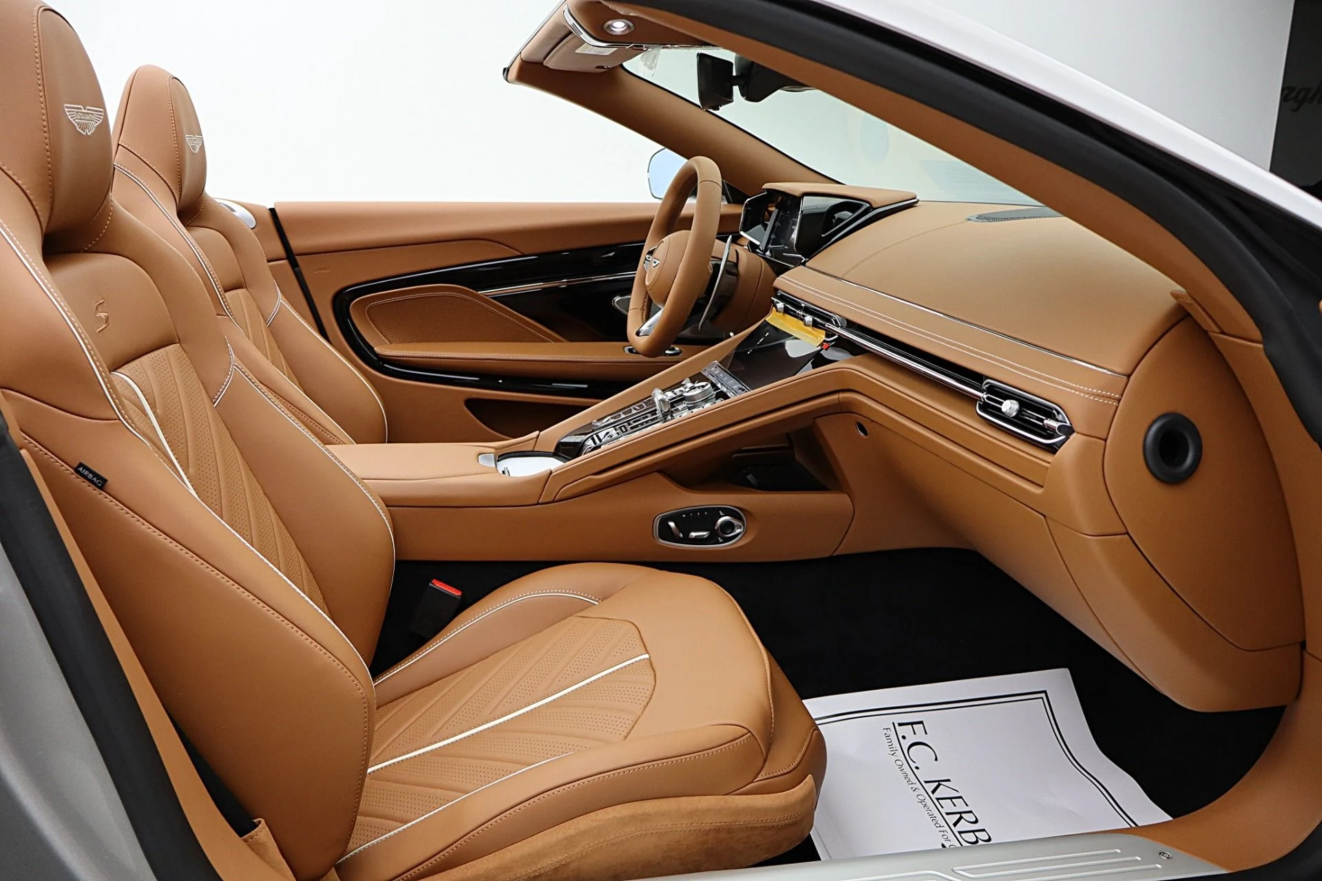 mph043_3960686936_New_2026_Aston_Martin_DB_12_S_Volante_4bf15b5d38