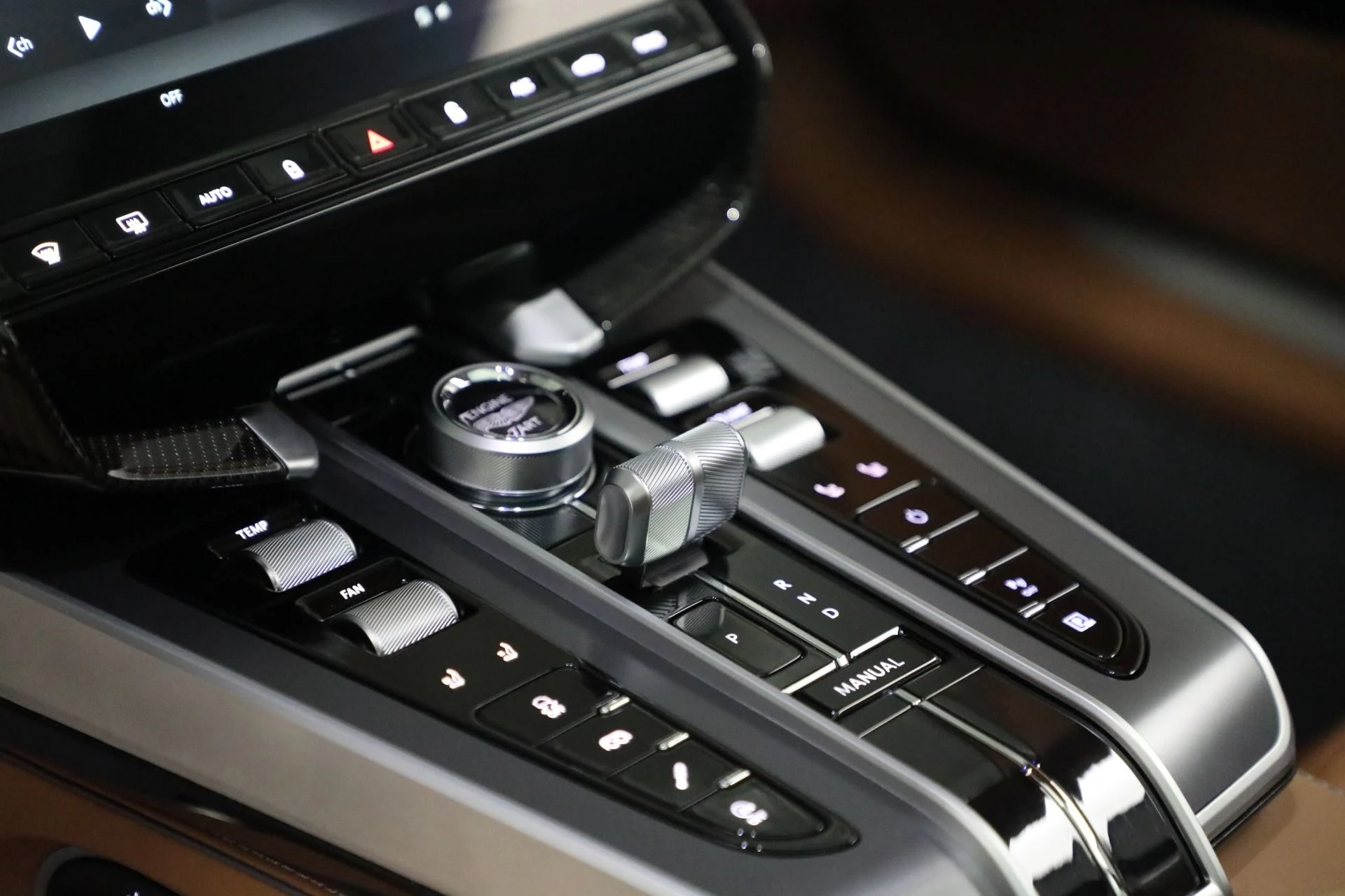 mph043_3989990056_New_2025_Aston_Martin_Vanquish_1738262610_4a50fcd558