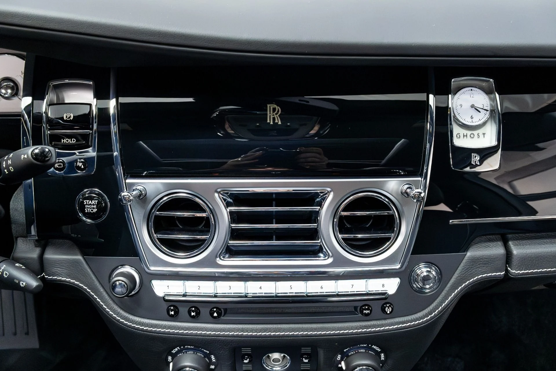 mph043_3992140258_Used_2016_Rolls_Royce_Ghost_1775019332_c5e6d789d8