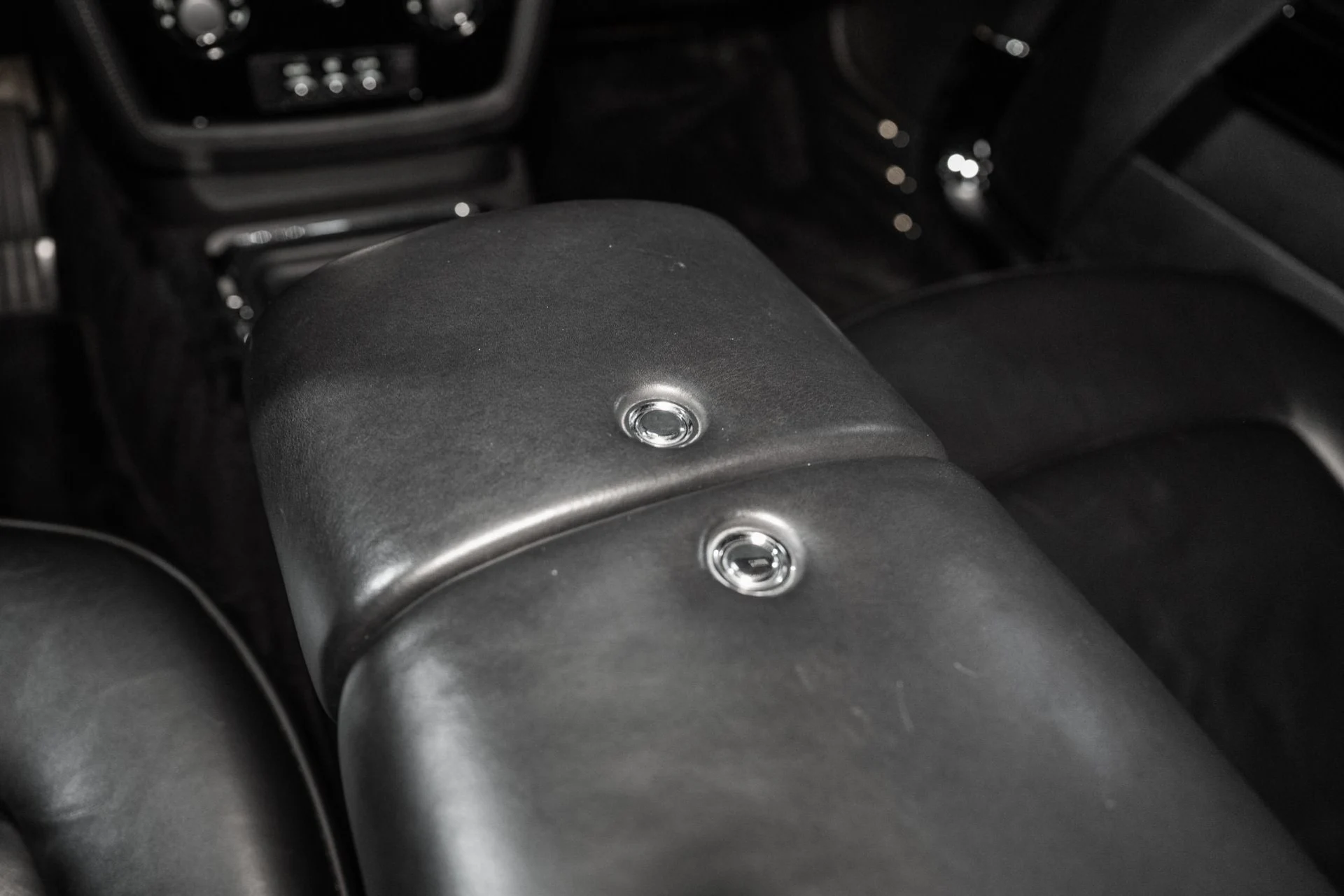 mph043_3998072594_Used_2010_Rolls_Royce_Phantom_Coupe_1760972669_96e0bab516