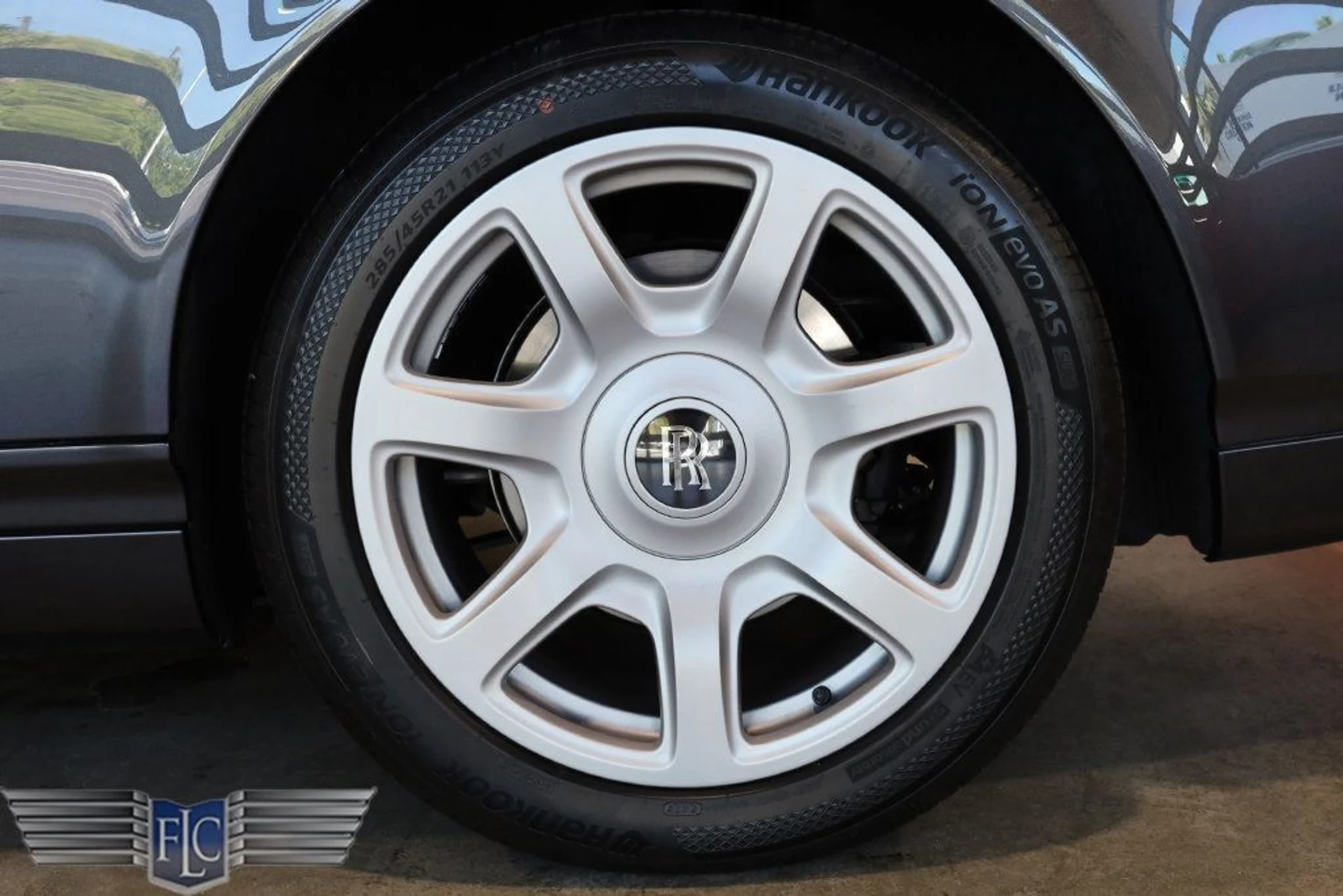 mph043_4004817156_used_2017_rolls_royce_phantom_drophead_coupe_9689_23040582_44_1024_1878b607e9