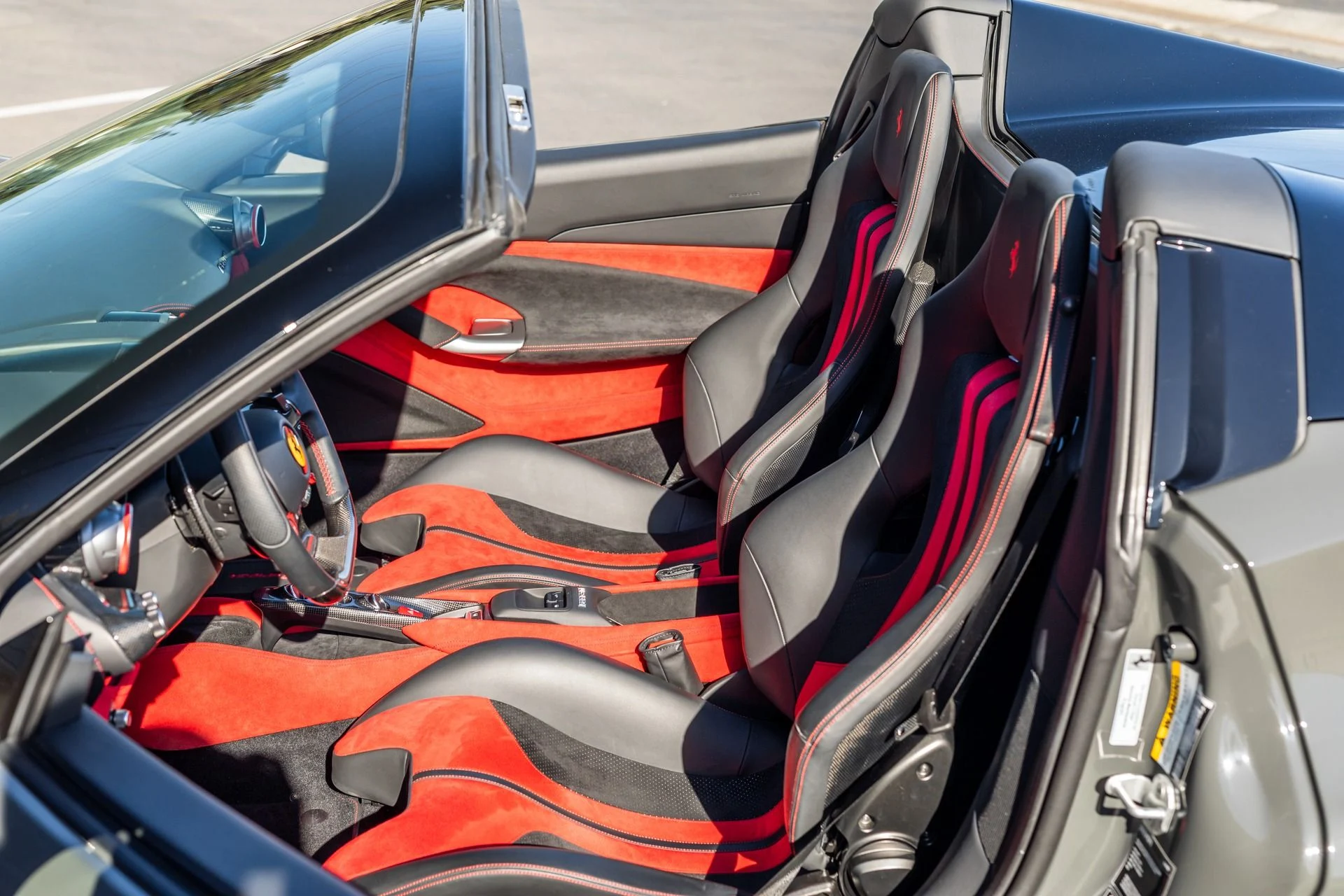 mph043_4008743664_Used_2023_Ferrari_F8_Spider_1736988454_b4ca5e07c2