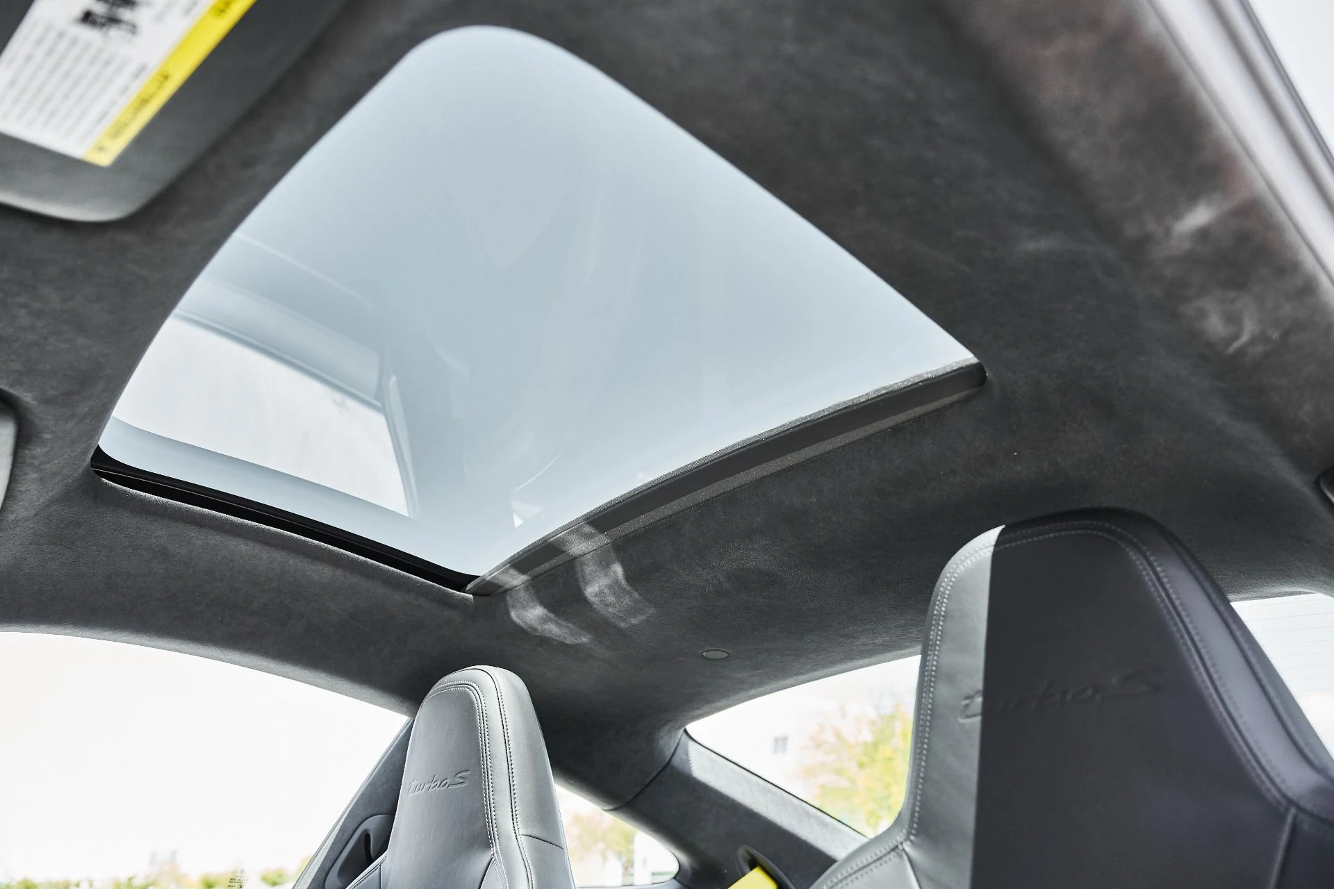 mph043_4061260264_Used_2021_Porsche_911_Turbo_S_1781810470_7ae00d72a6