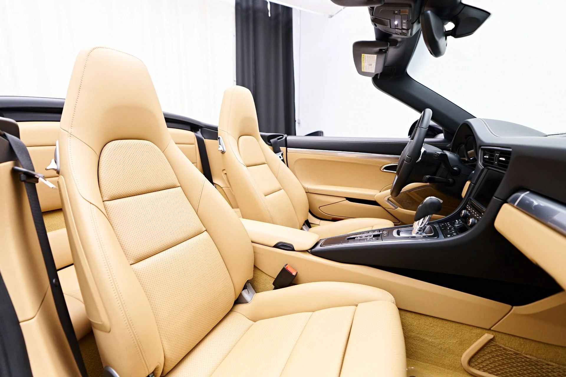 mph043_4061681251_Used_2015_Porsche_911_Carrera_1752707667_d0683579d7