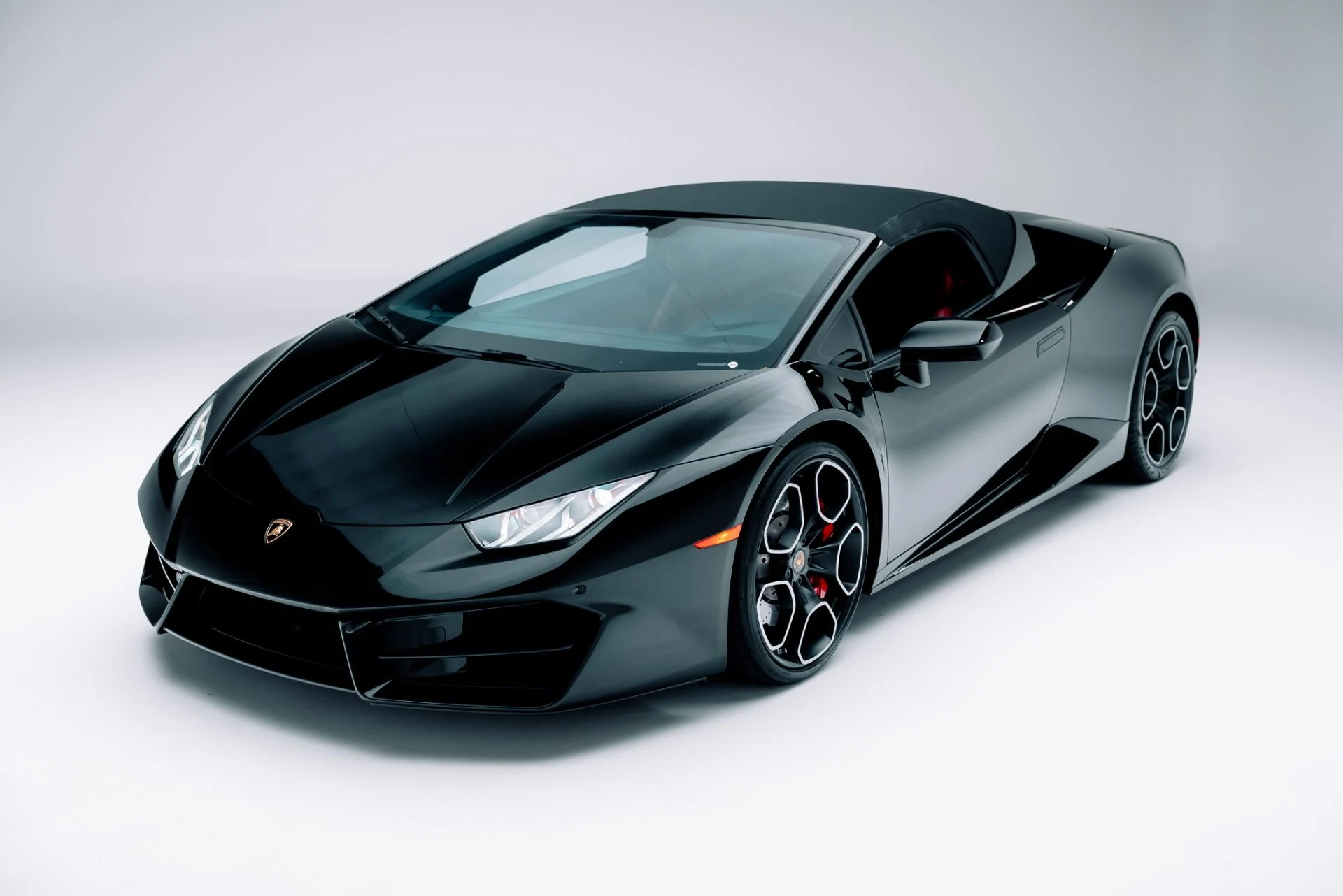 mph043_4076474625_Used_2019_Lamborghini_Huracan_LP_580_2_Spyder_1763507770_4f6db05ae7