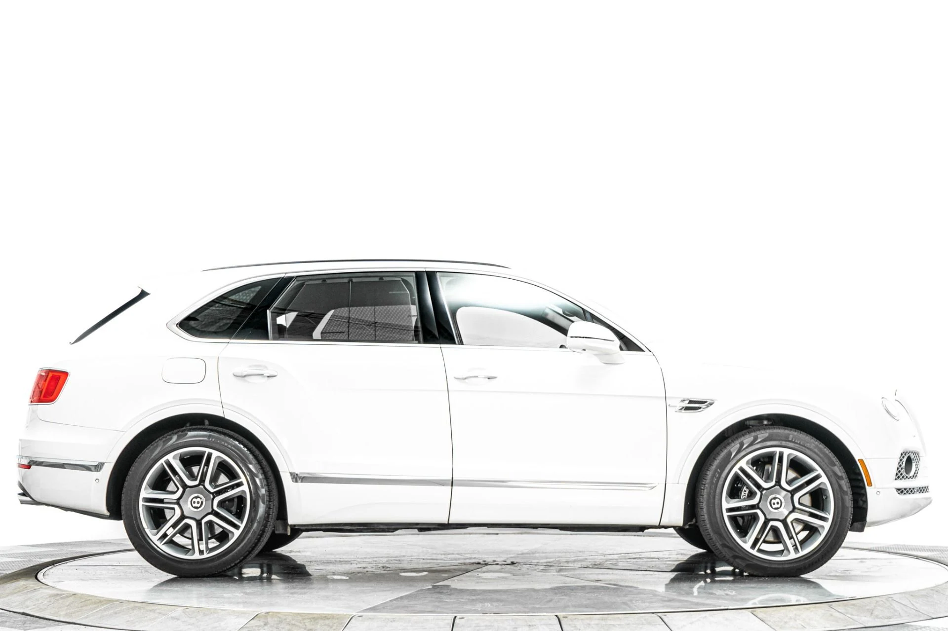 mph043_4088876258_Used_2018_Bentley_Bentayga_Activity_Edition_1786648878_b1ff992717