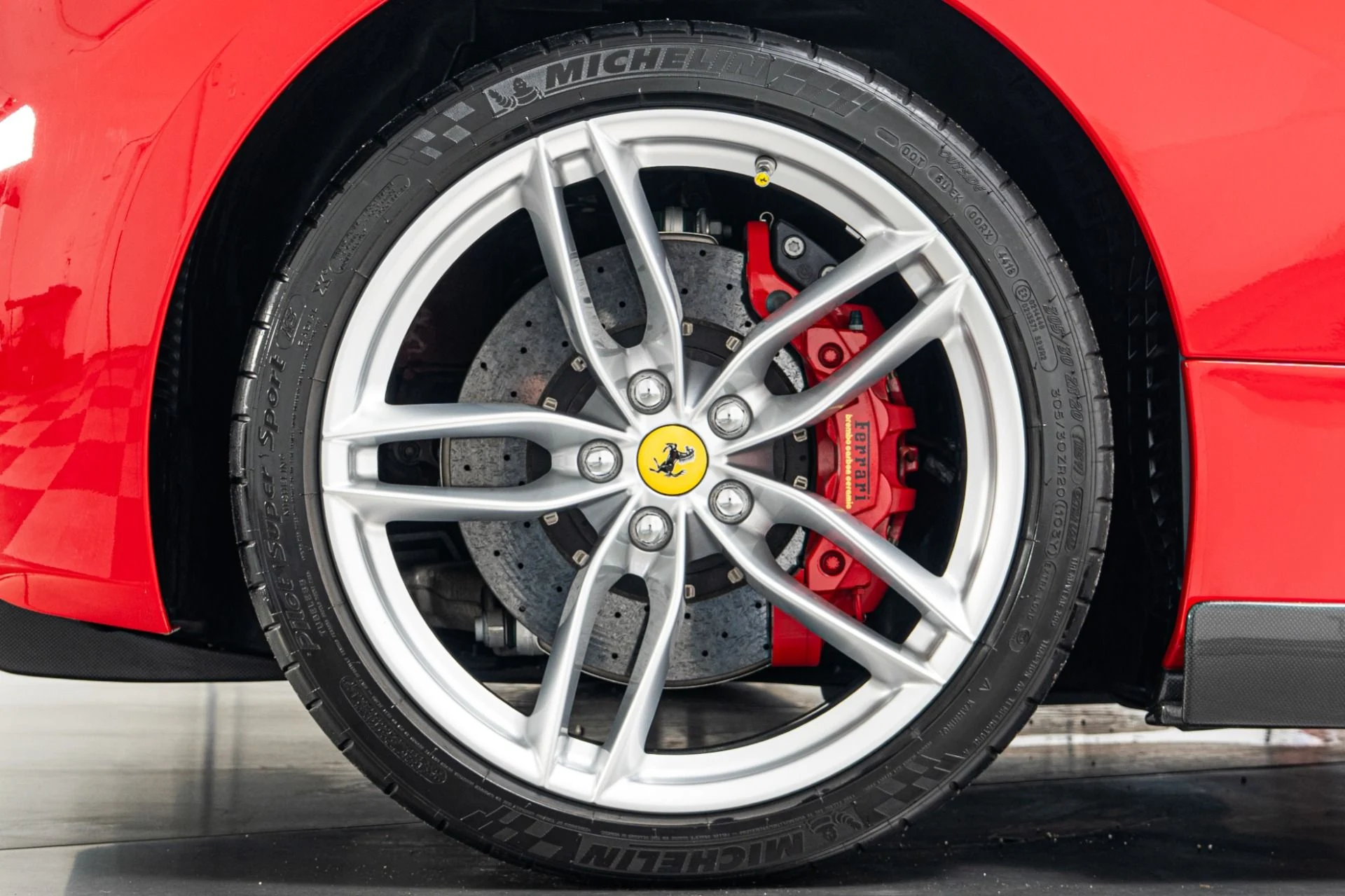 mph043_4109208648_Used_2017_Ferrari_488_Spider_1776892086_7a2e096154