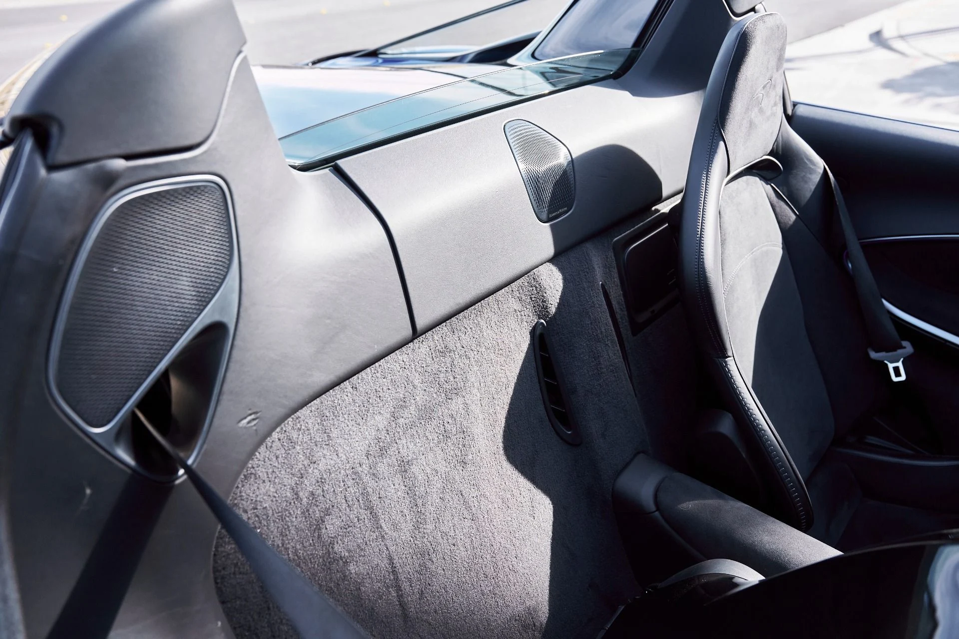 mph043_4127865154_Used_2025_Mc_Laren_Artura_1769567653_9d266ef467