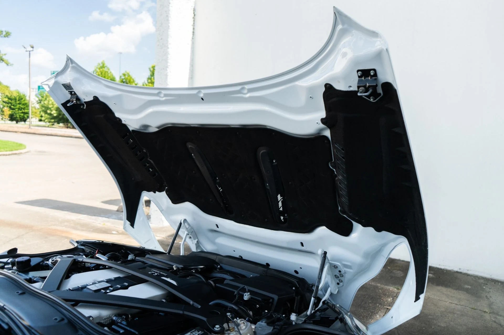mph043_4129714071_Used_2019_Aston_Martin_DB_11_AMR_1785363698_d7a9a9b65c