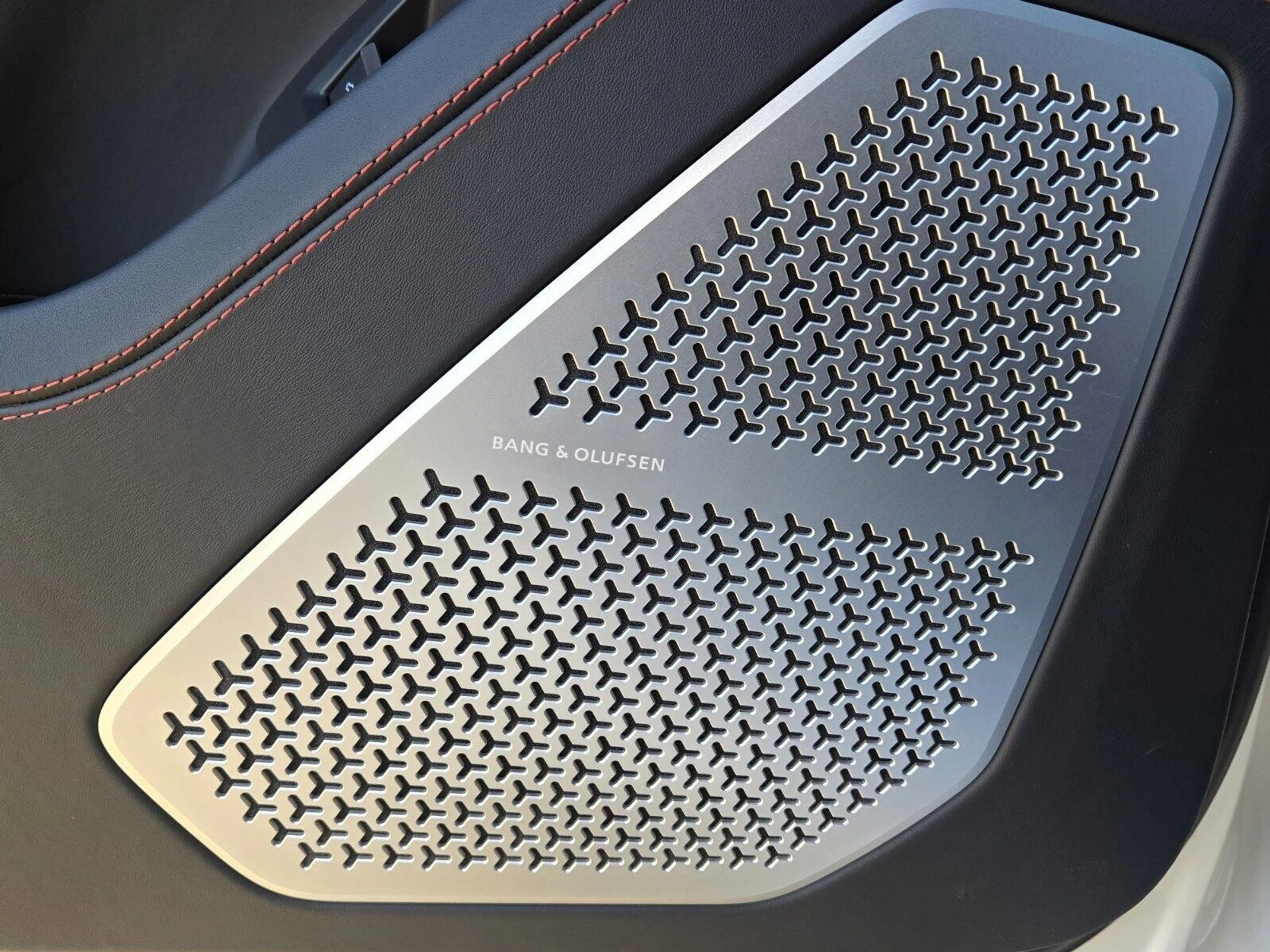 mph043_413320554_5fd7e081e8c7284e2969ef201b7cb066x_1d955fdf8f